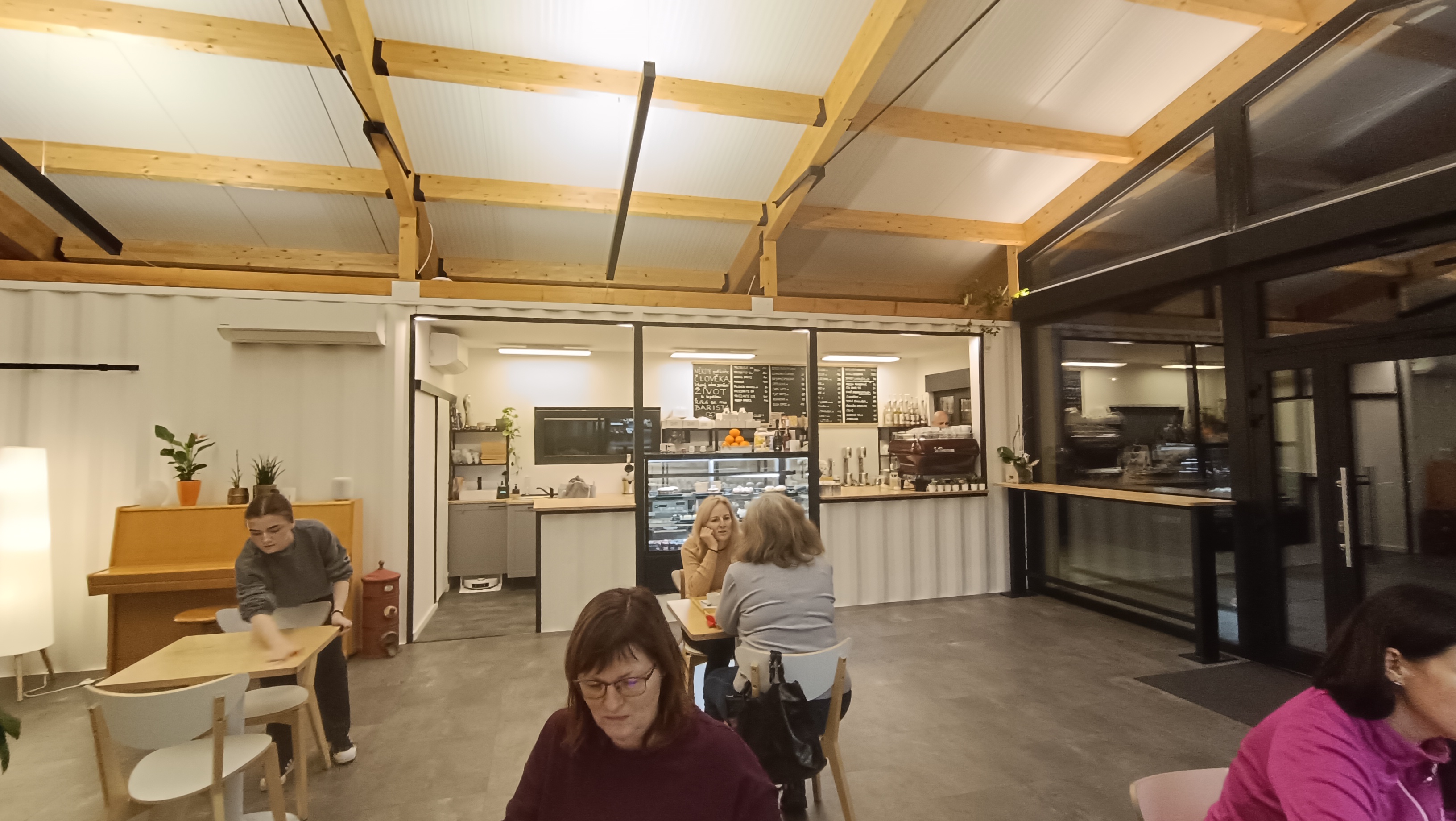 Kafe Kontik foto 2