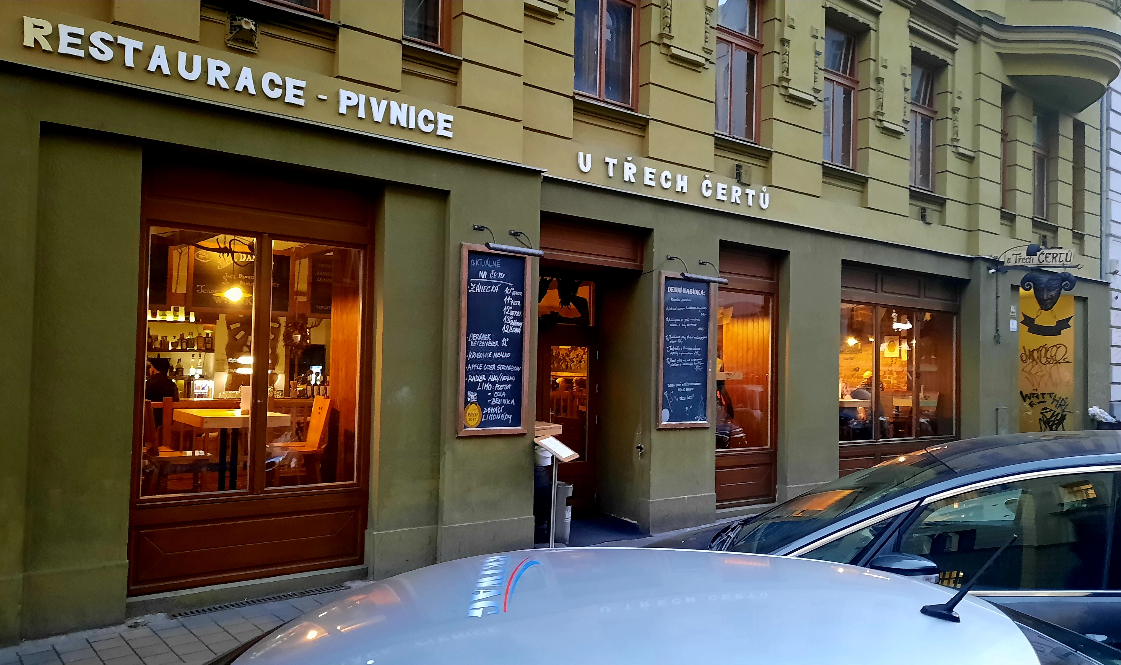 Restaurace U Třech čertů foto 4