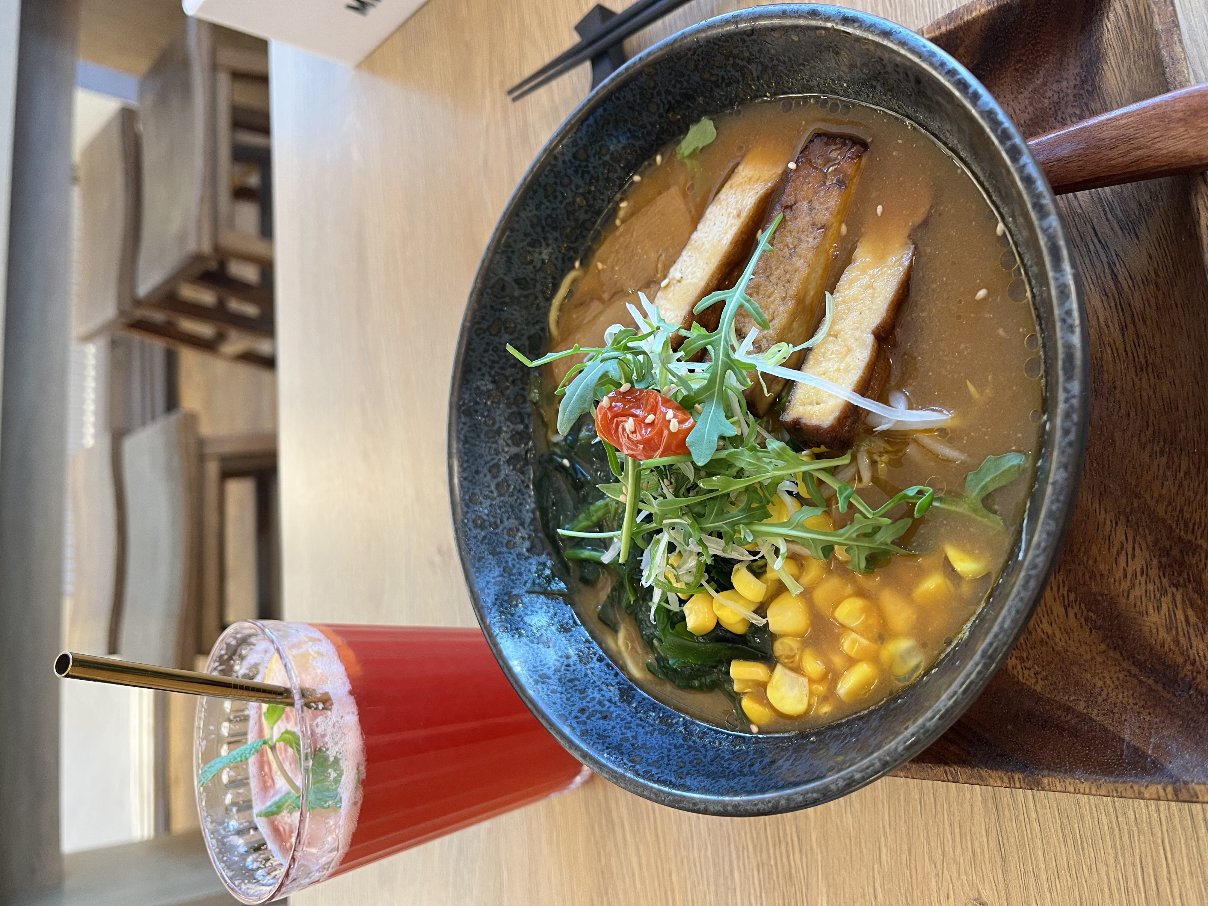 Miska Ramen Bar foto 3