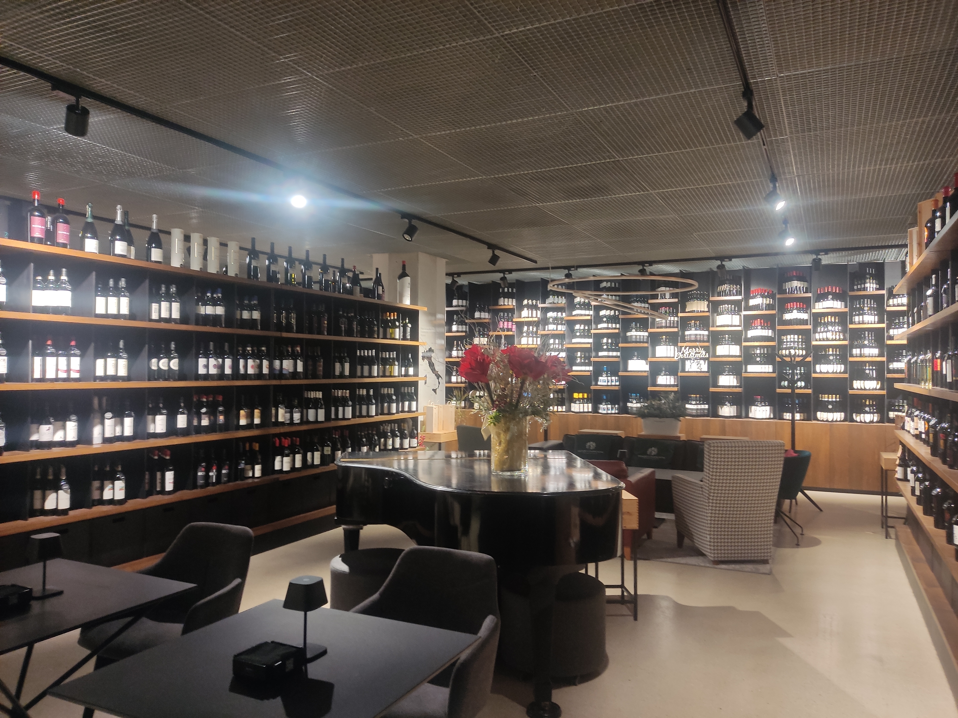 Wine & Food Shop Lavite foto 2