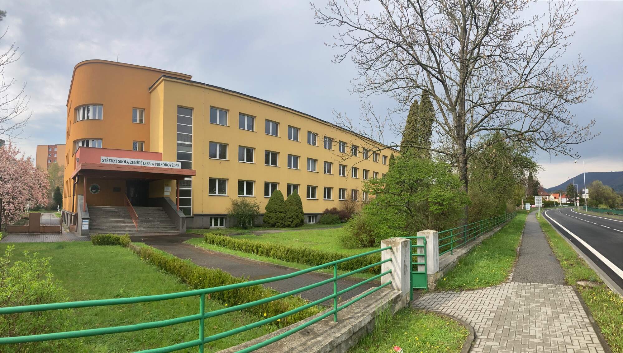 Střední škola zemědělská a přírodovědná Rožnov pod Radhoštěm foto 2