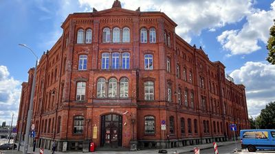 Urzd Pocztowy Szczecin 2 (Post office)  Mapy.com