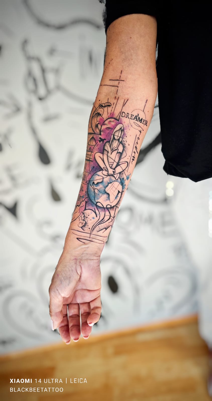 BlackBee Tattoo foto 4