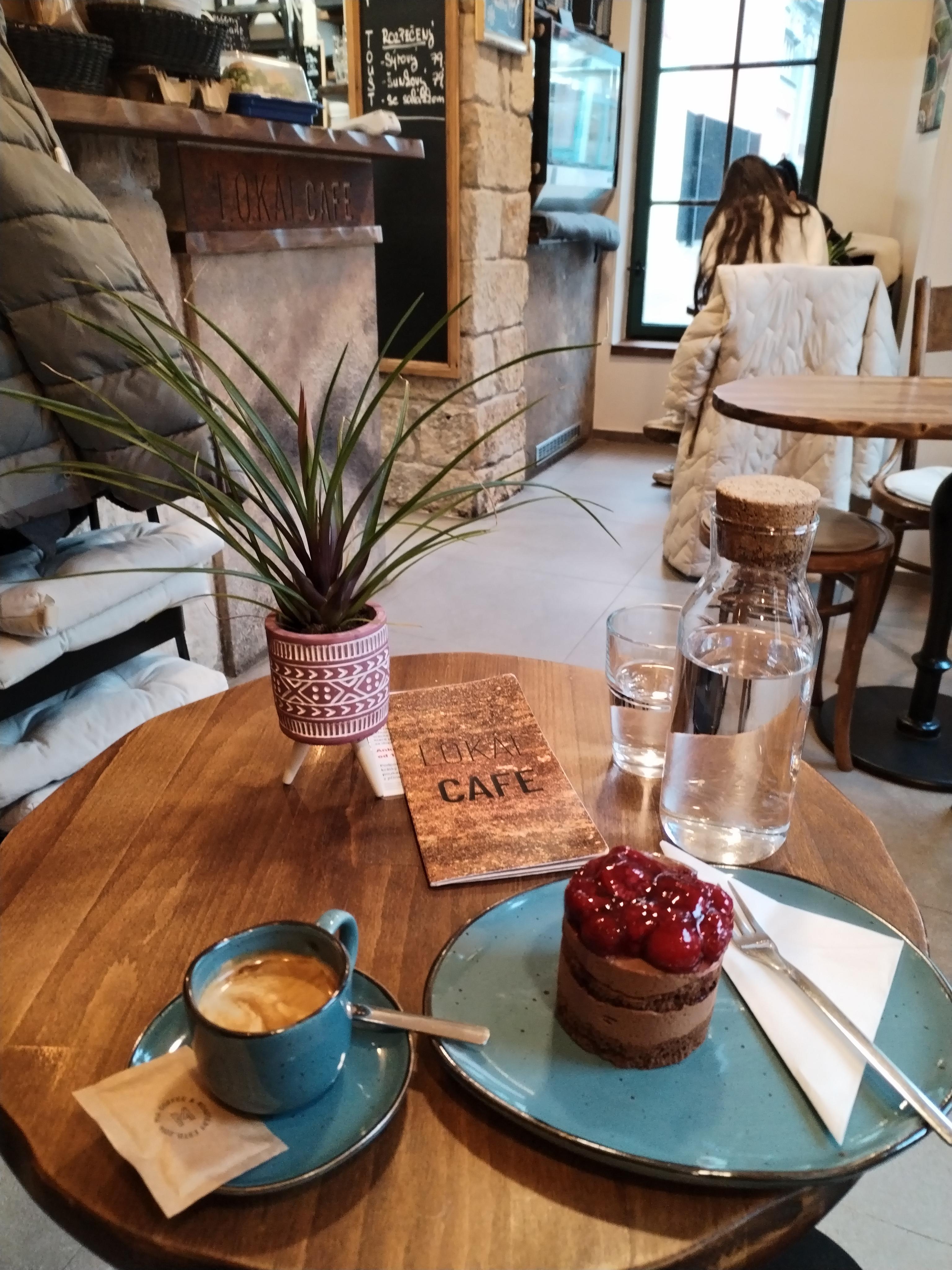 LOKÁL CAFE foto 3