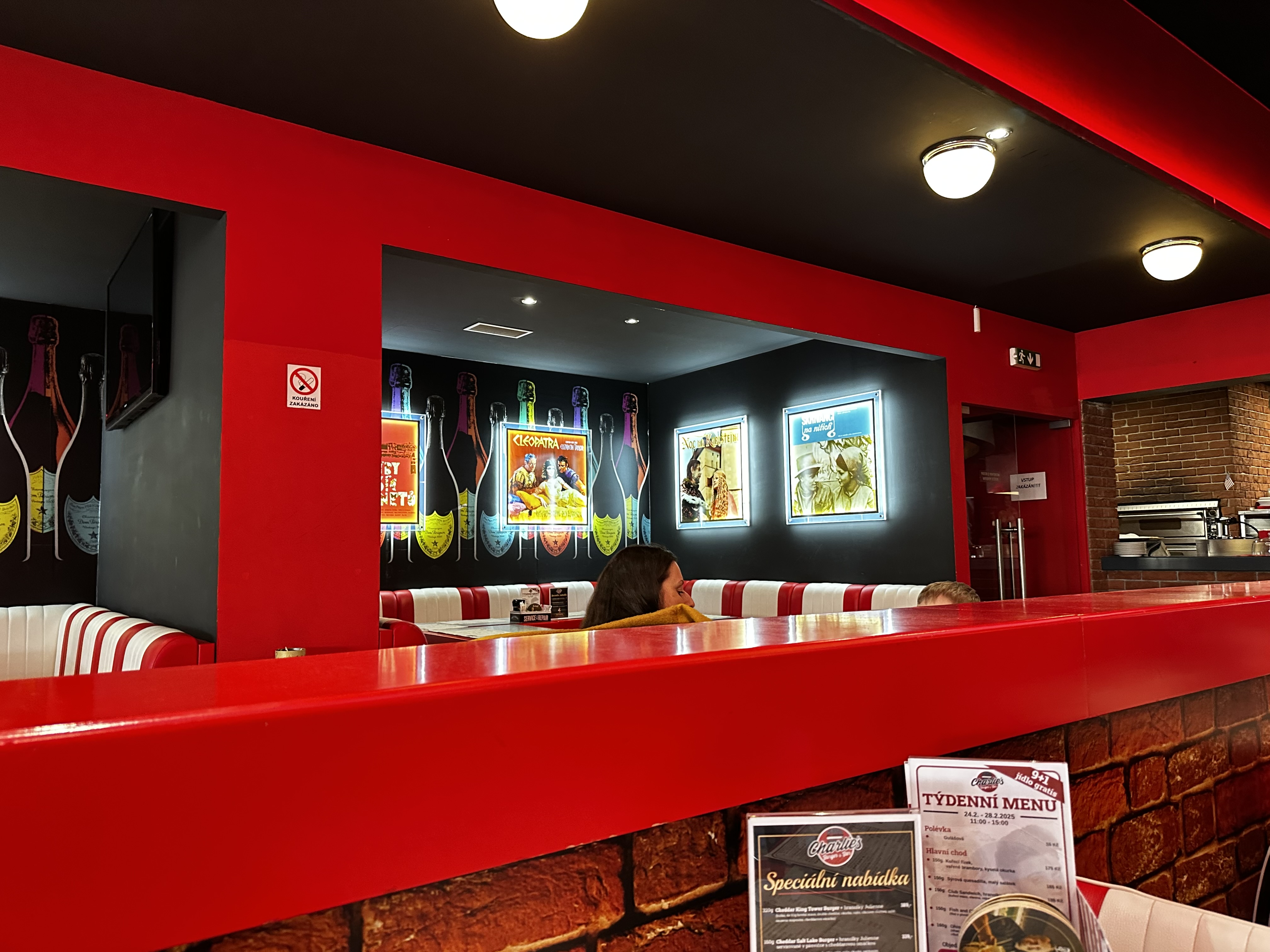Charlie´s Burger & Bar foto 2