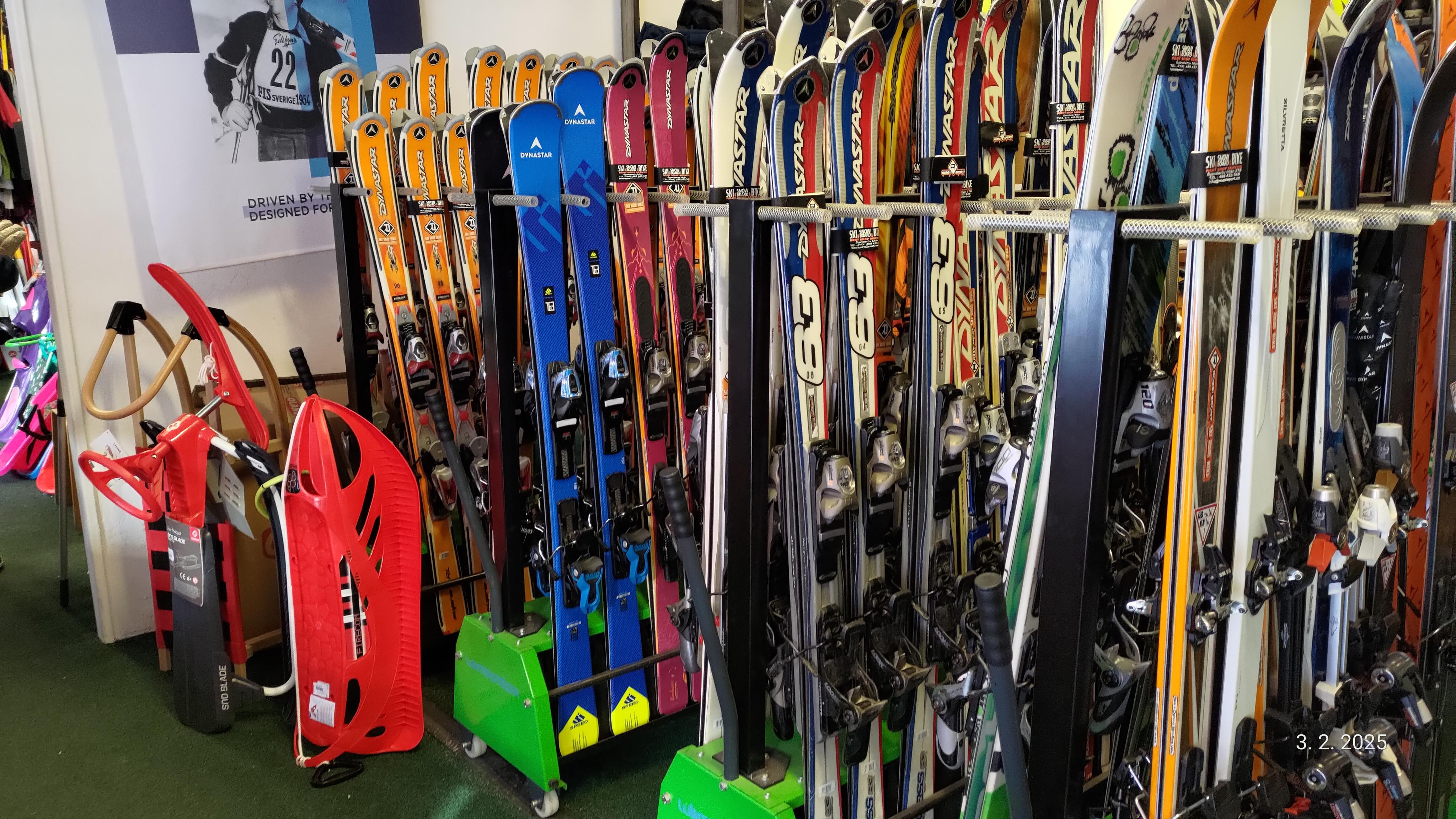 Rossi sport - půjčovna lyží foto 2