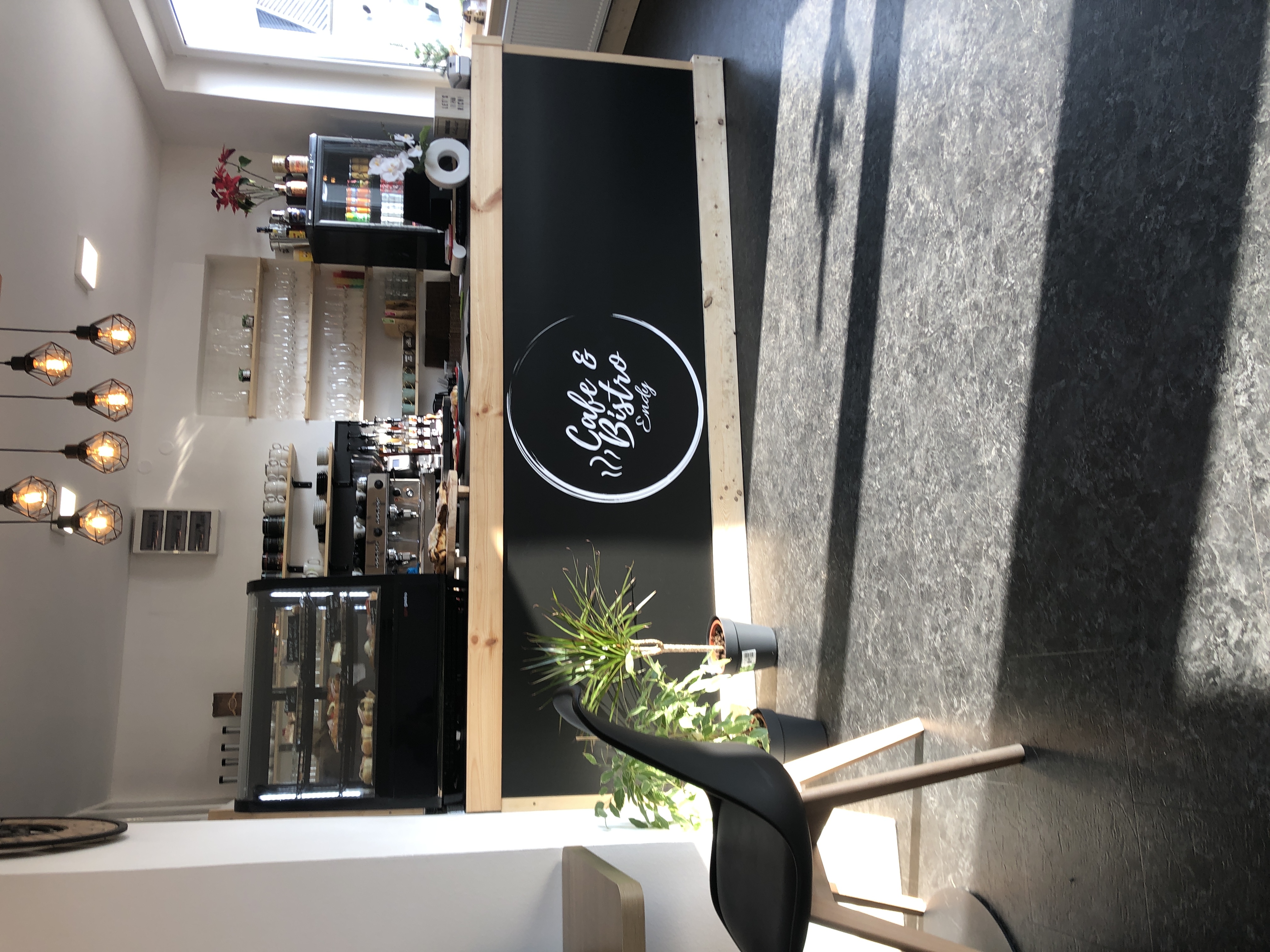 Cafe & Bistro Endy foto 5
