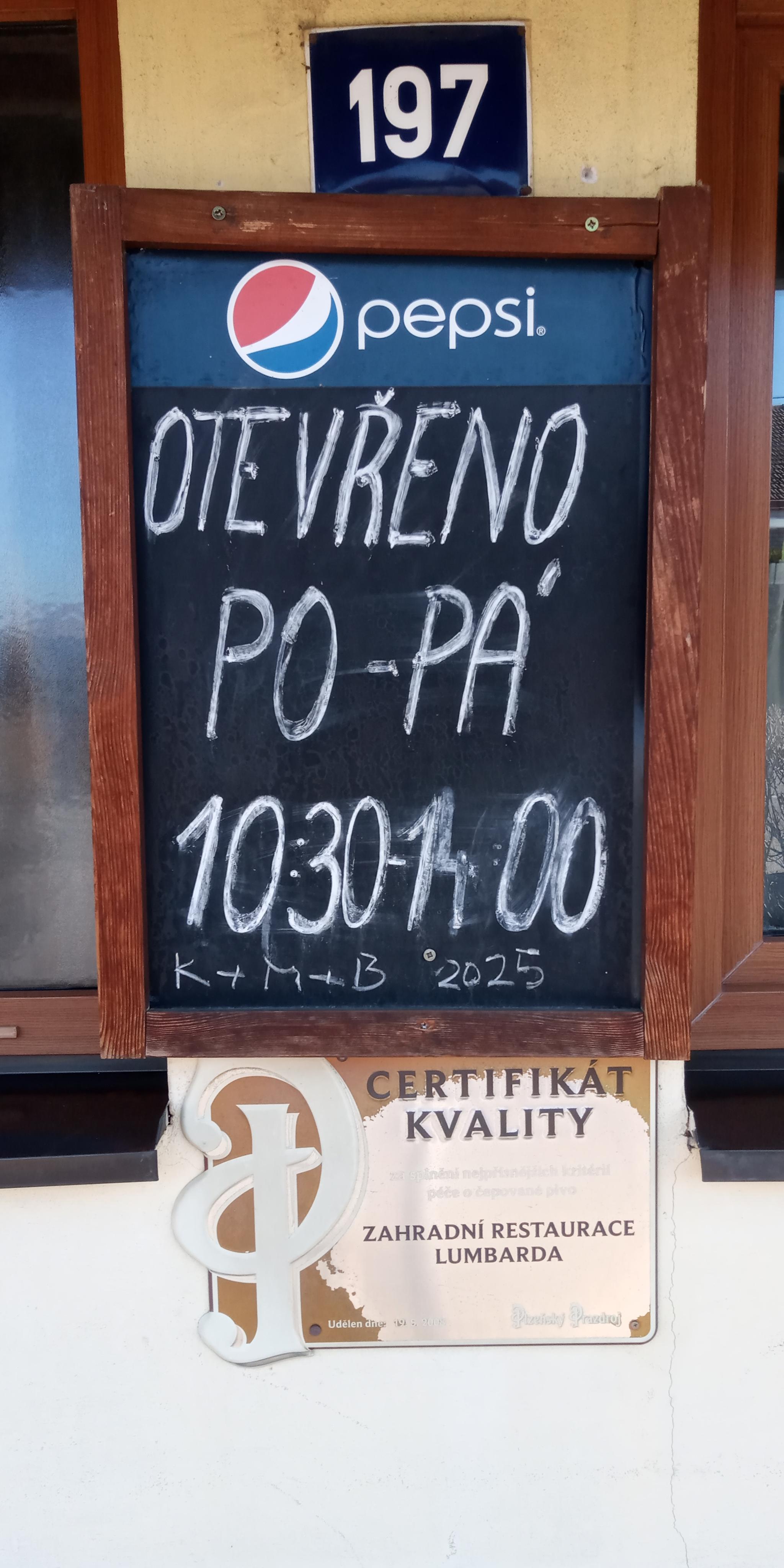 Zahradní restaurace Lumbarda foto 2