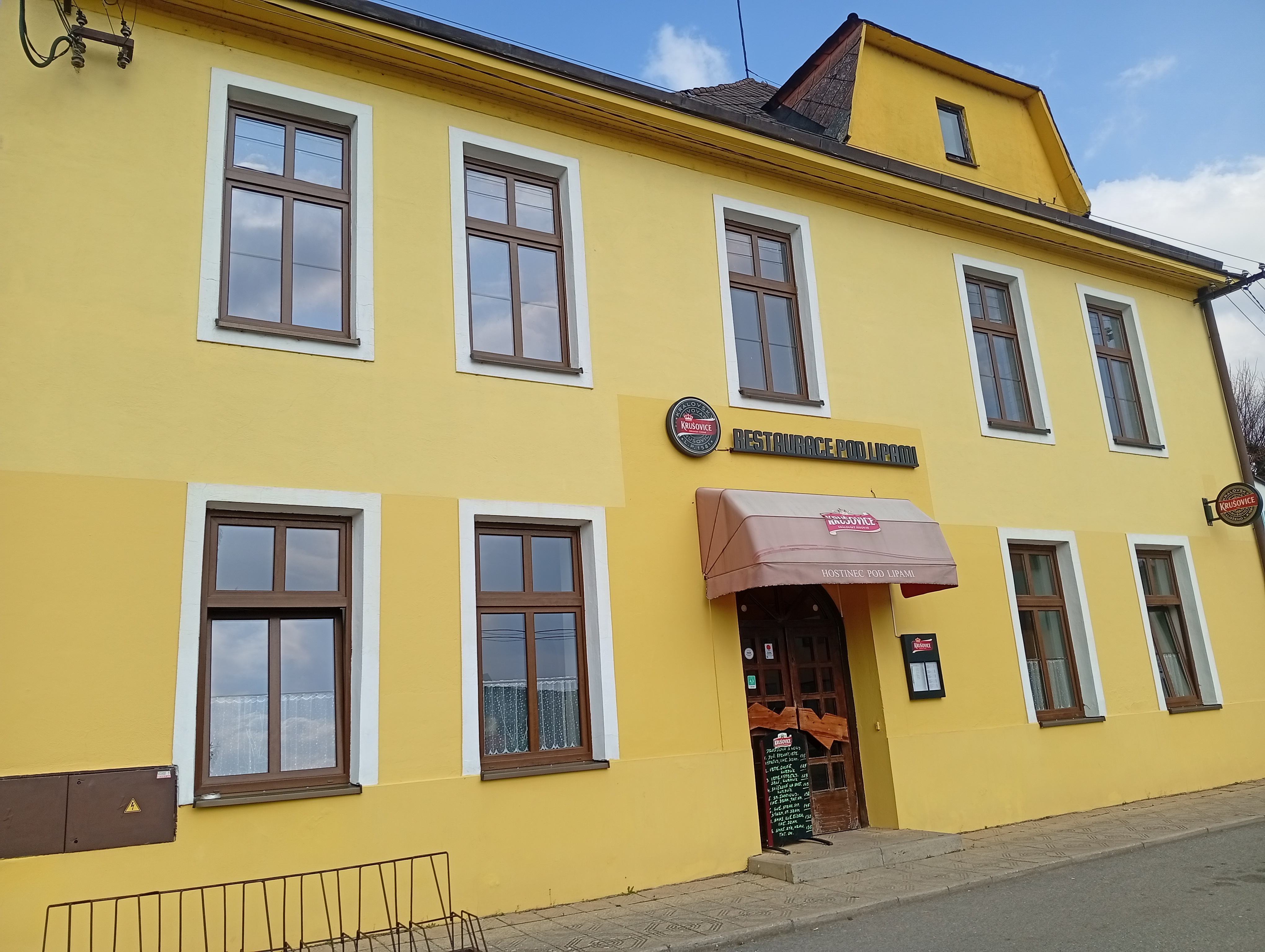 Restaurace a sál Pod lipami foto 3