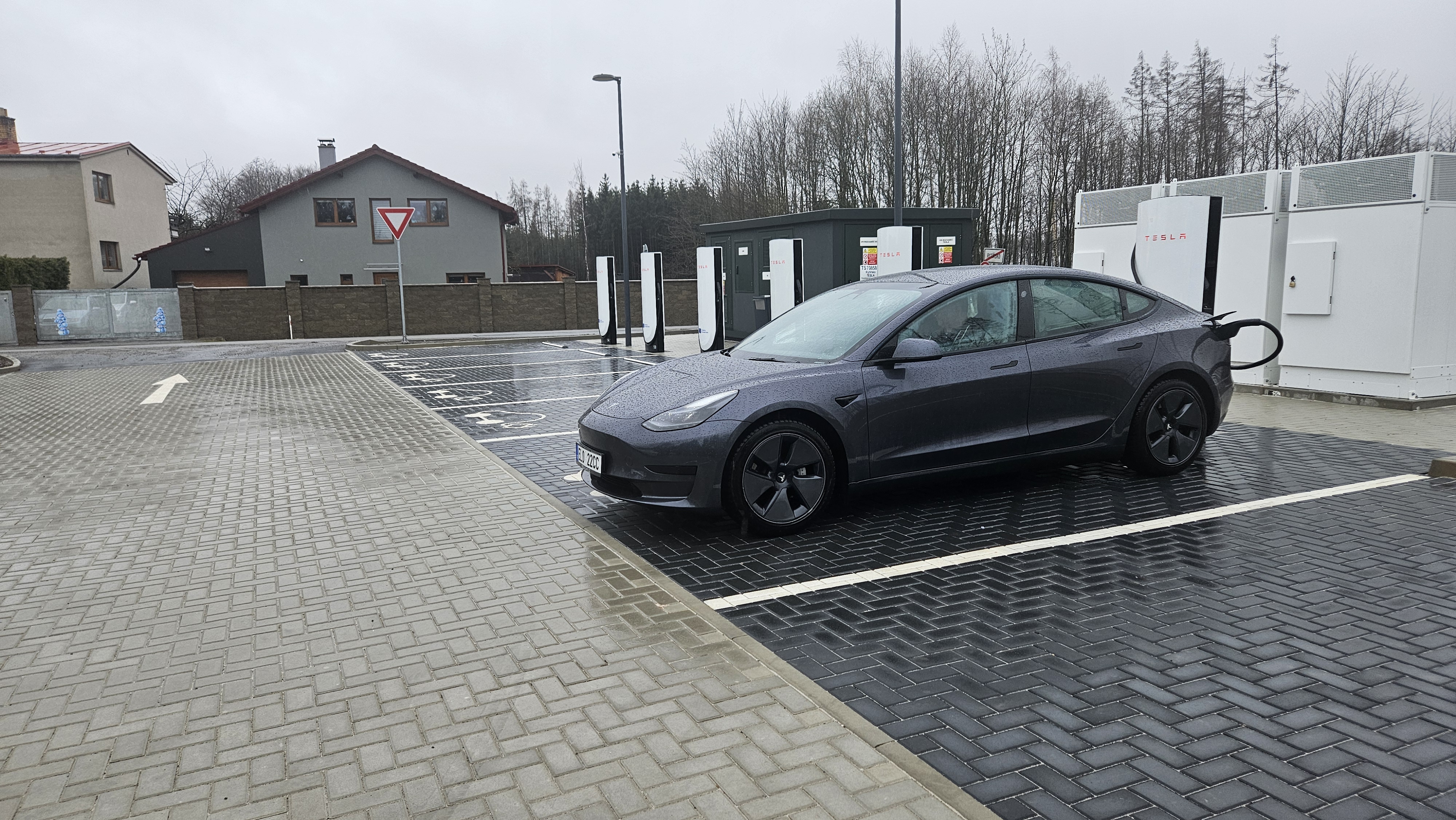 Tesla Supercharger Jamné foto 3