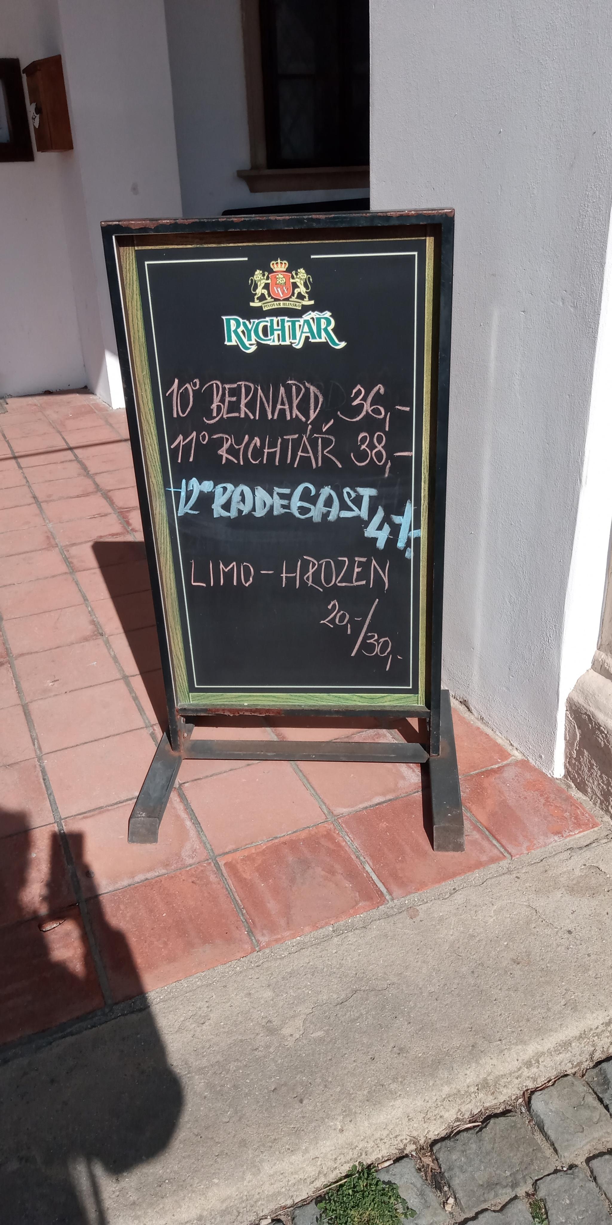 Uherčice - obecní úřad foto 6