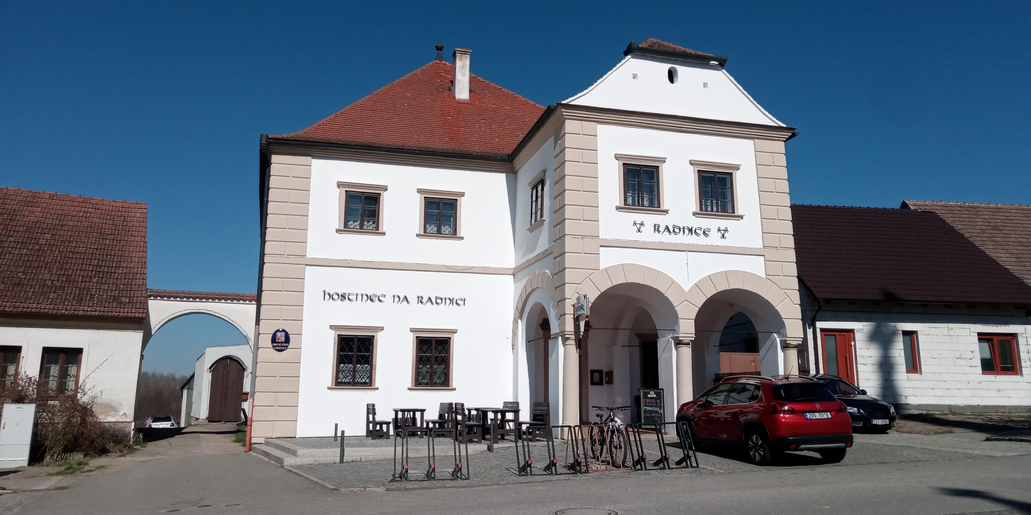 Uherčice - obecní úřad foto 4