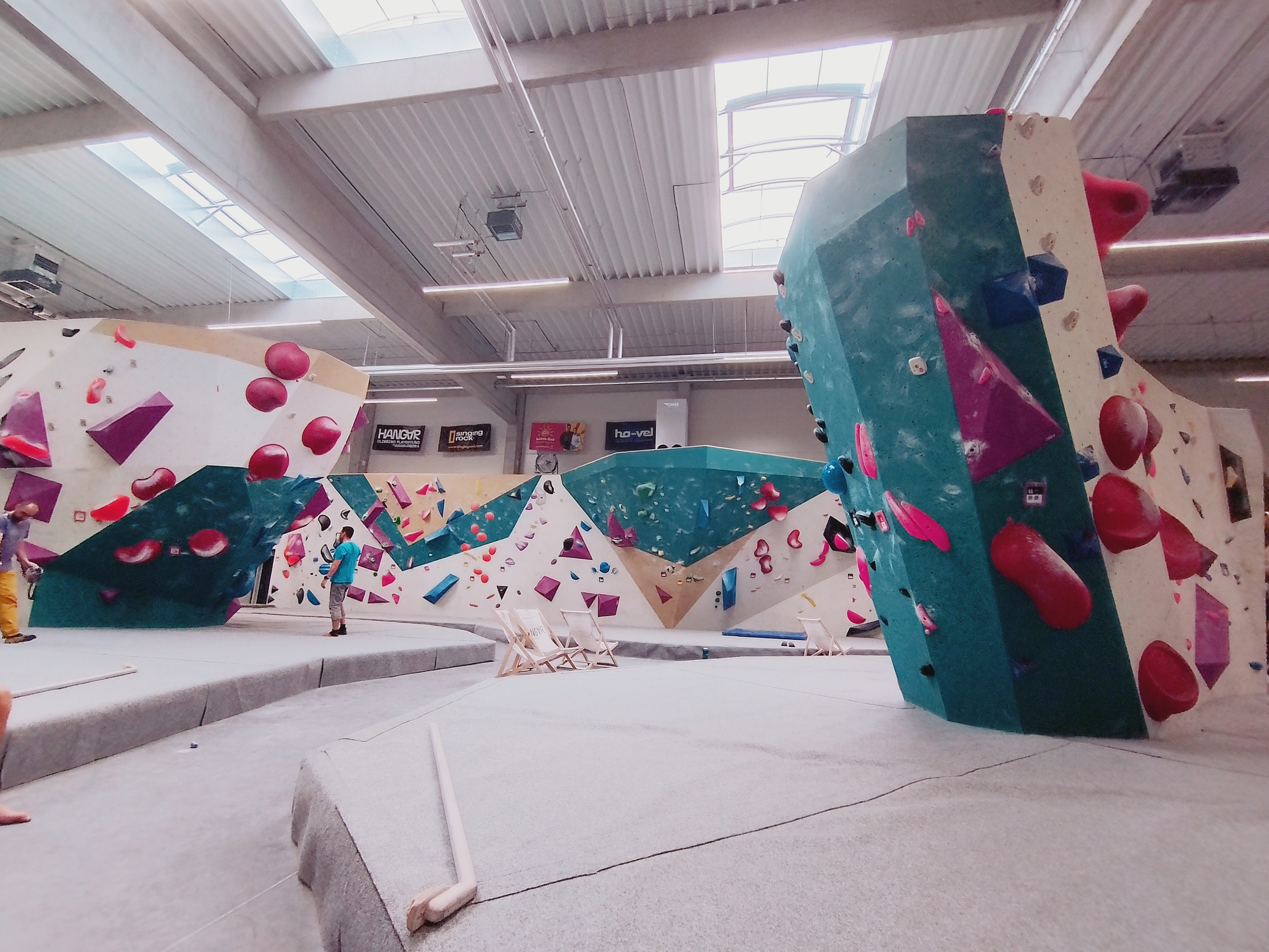 HANGAR climbing playground by Adam Ondra foto 3