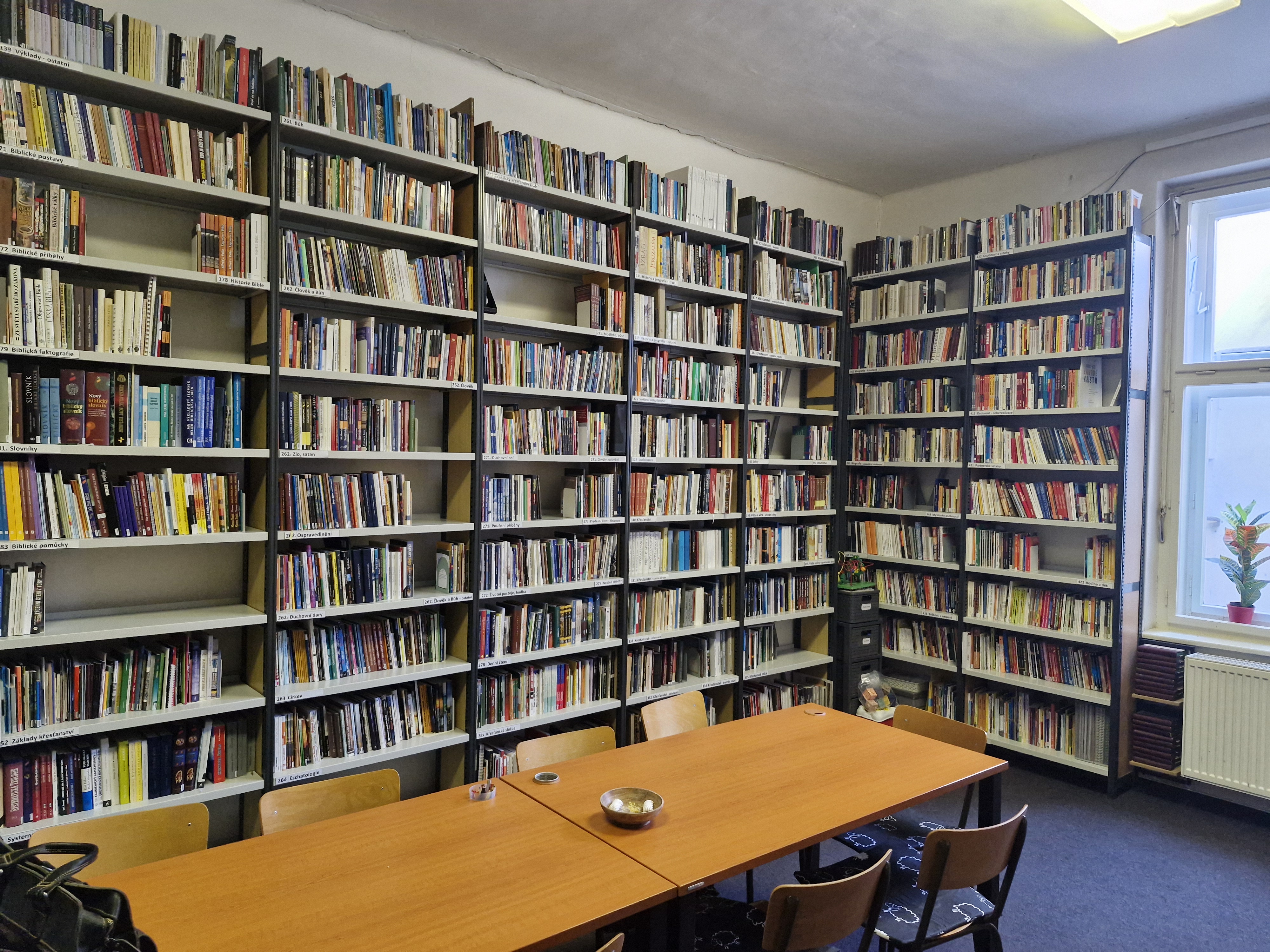 Křesťanská knihovna DEN foto 2