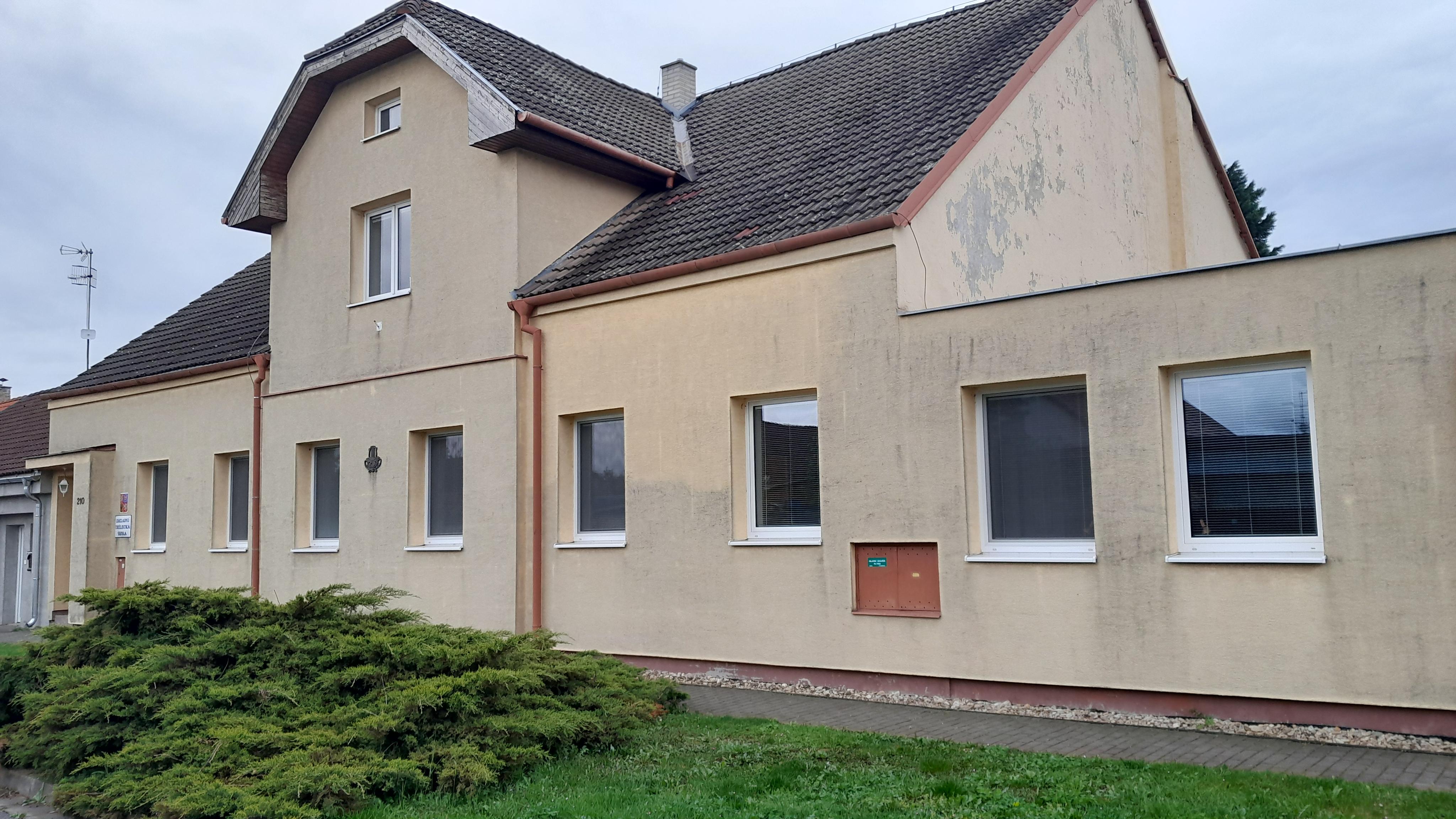 Základní umělecká škola Hrušovany nad Jevišovkou foto 1