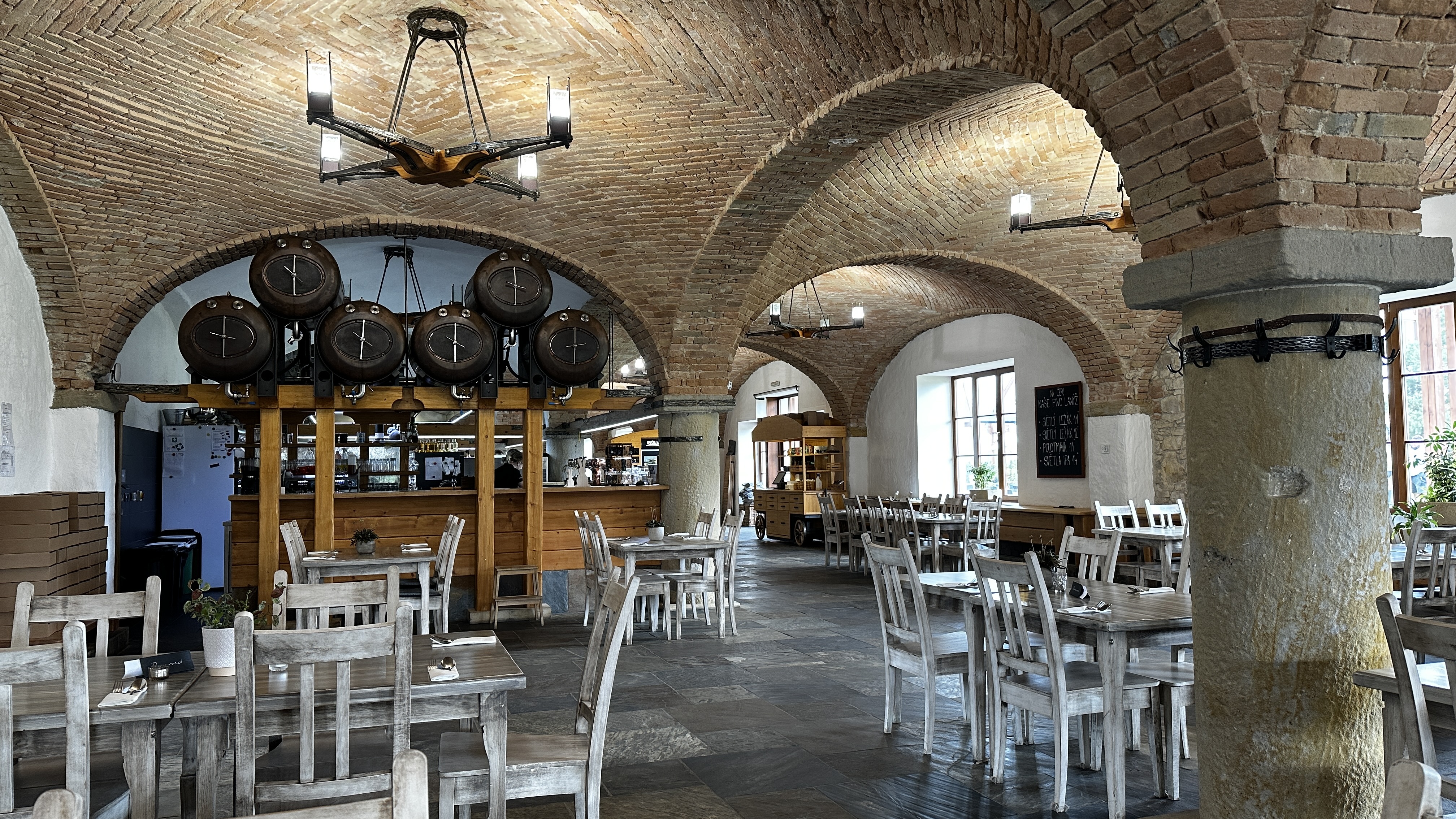 Restaurace Dvůr Perlová voda foto 6
