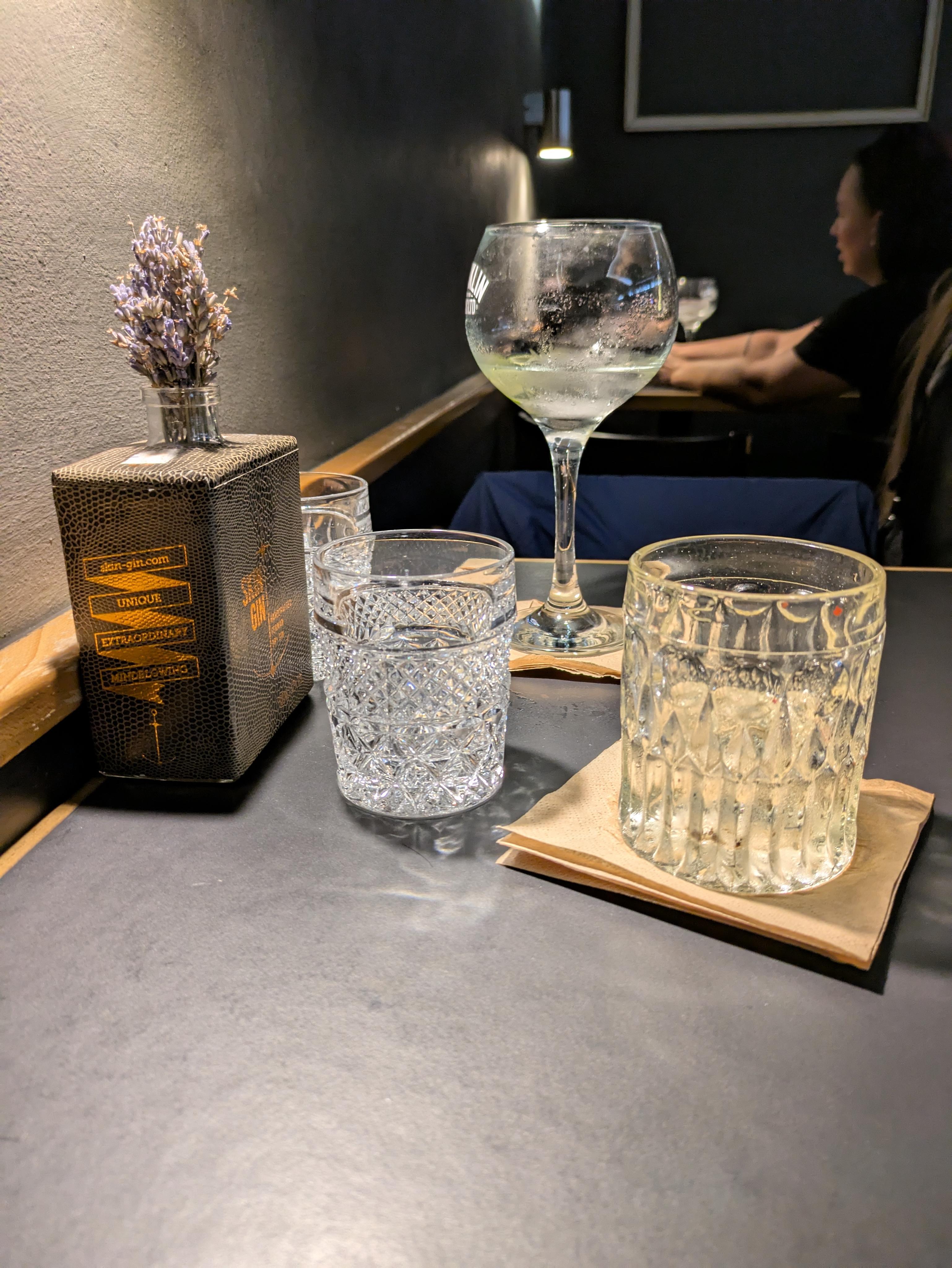 FRAME Gin & Tonic Bar foto 1