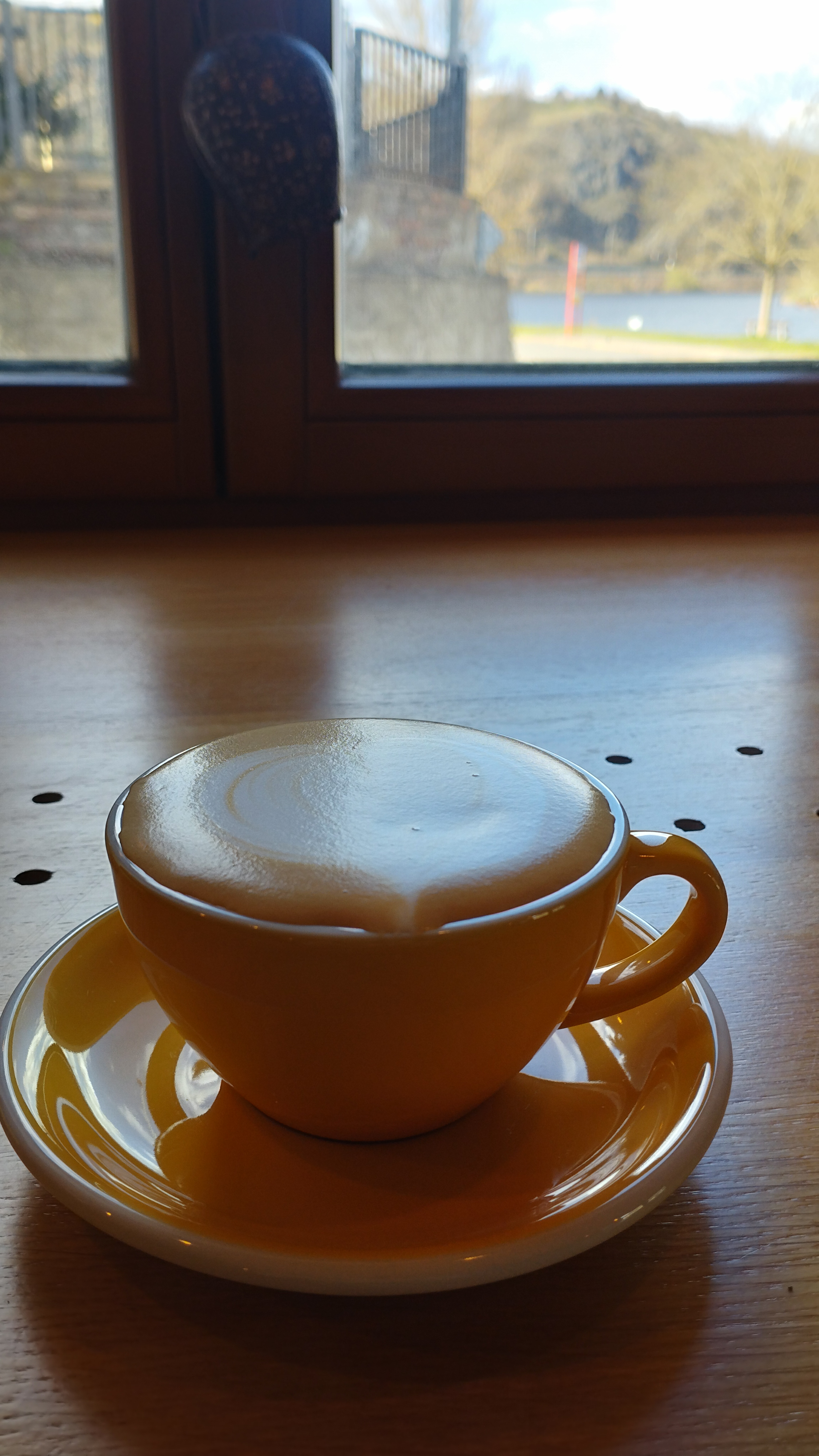 District 25 specialty coffee & wine foto 5