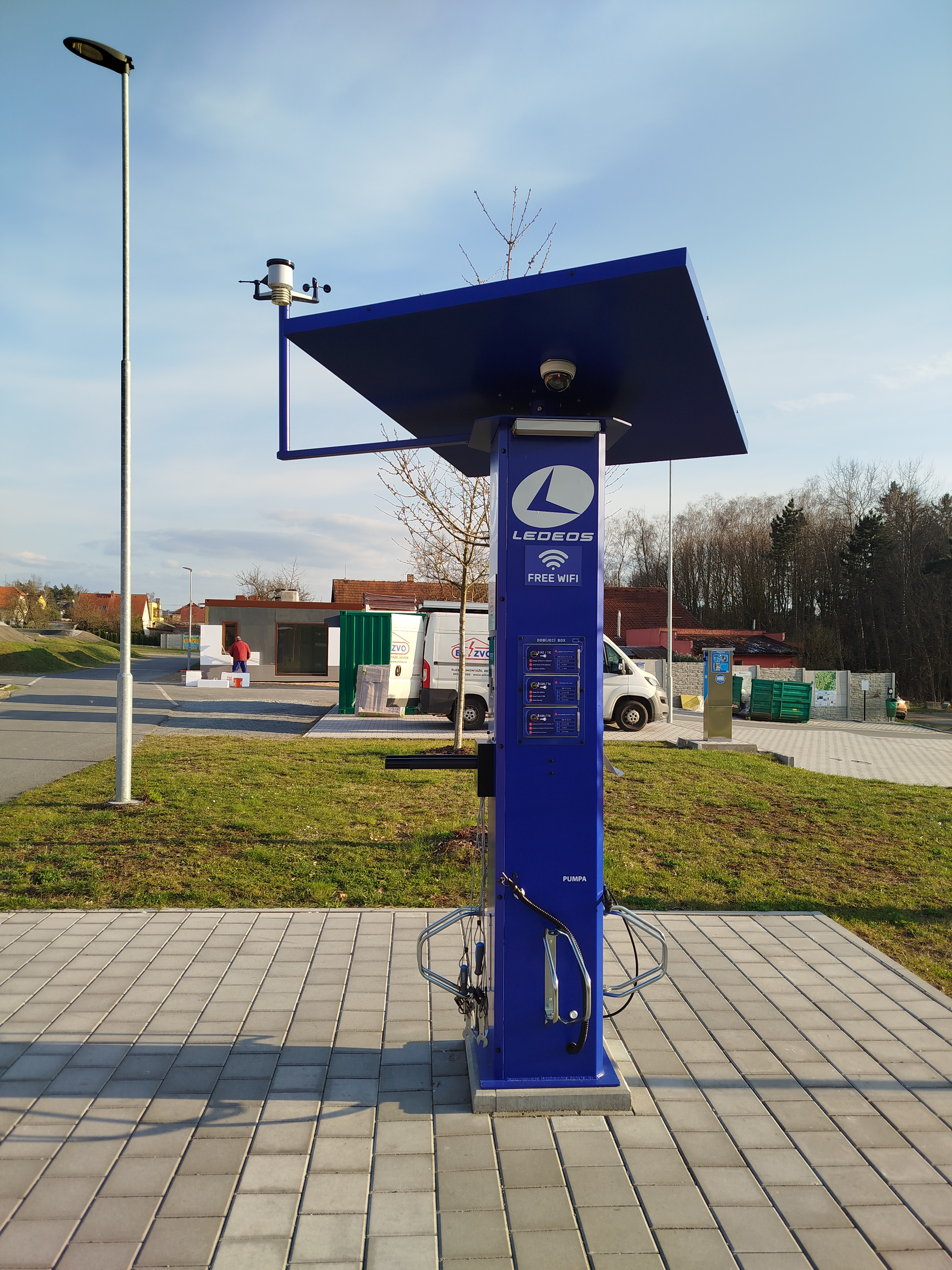 Multifunkční dobíjecí stanice TIP SPOT foto 6