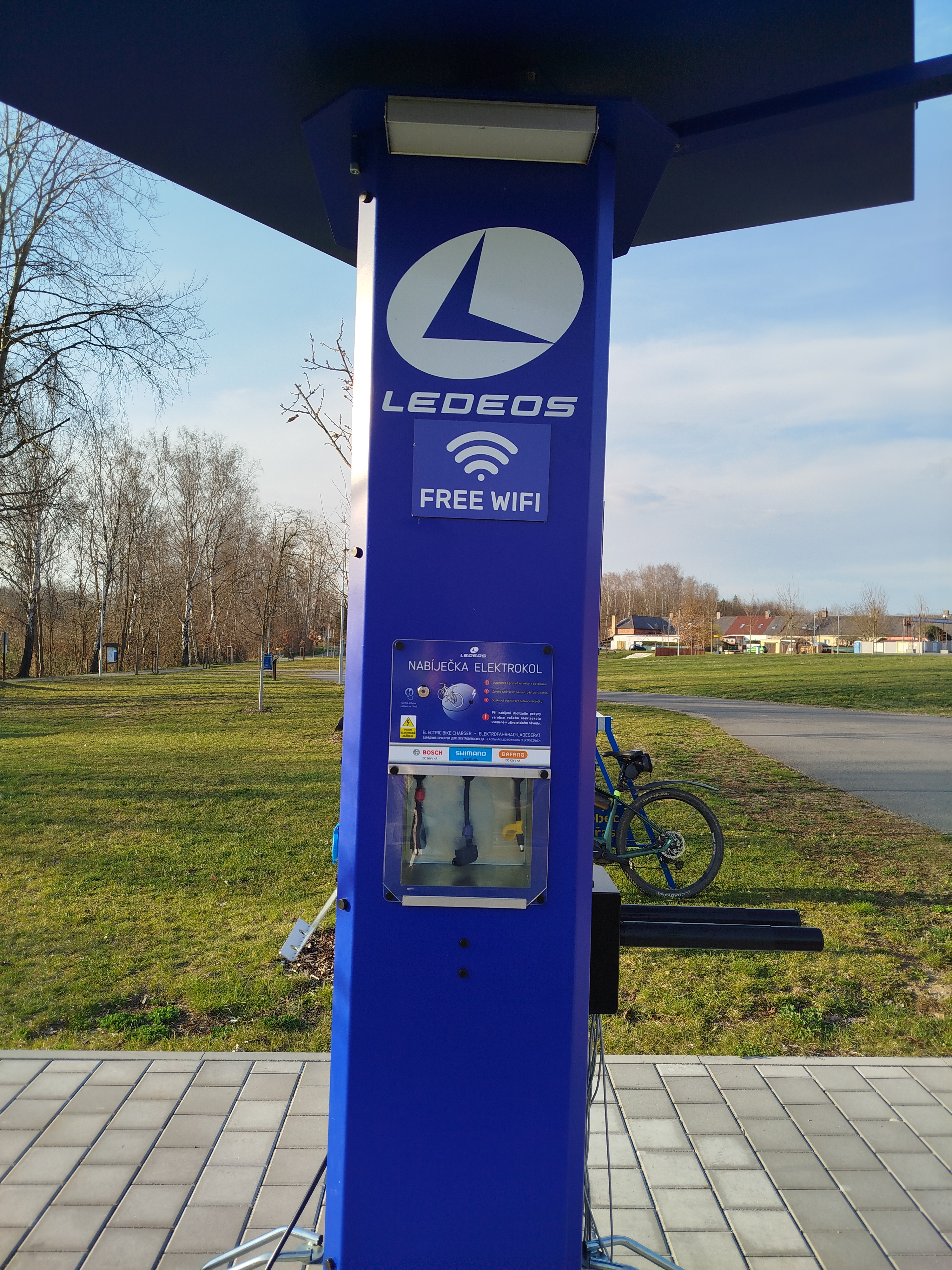 Nabíjecí stanice pro elektrokola - Ultramarinka foto 5