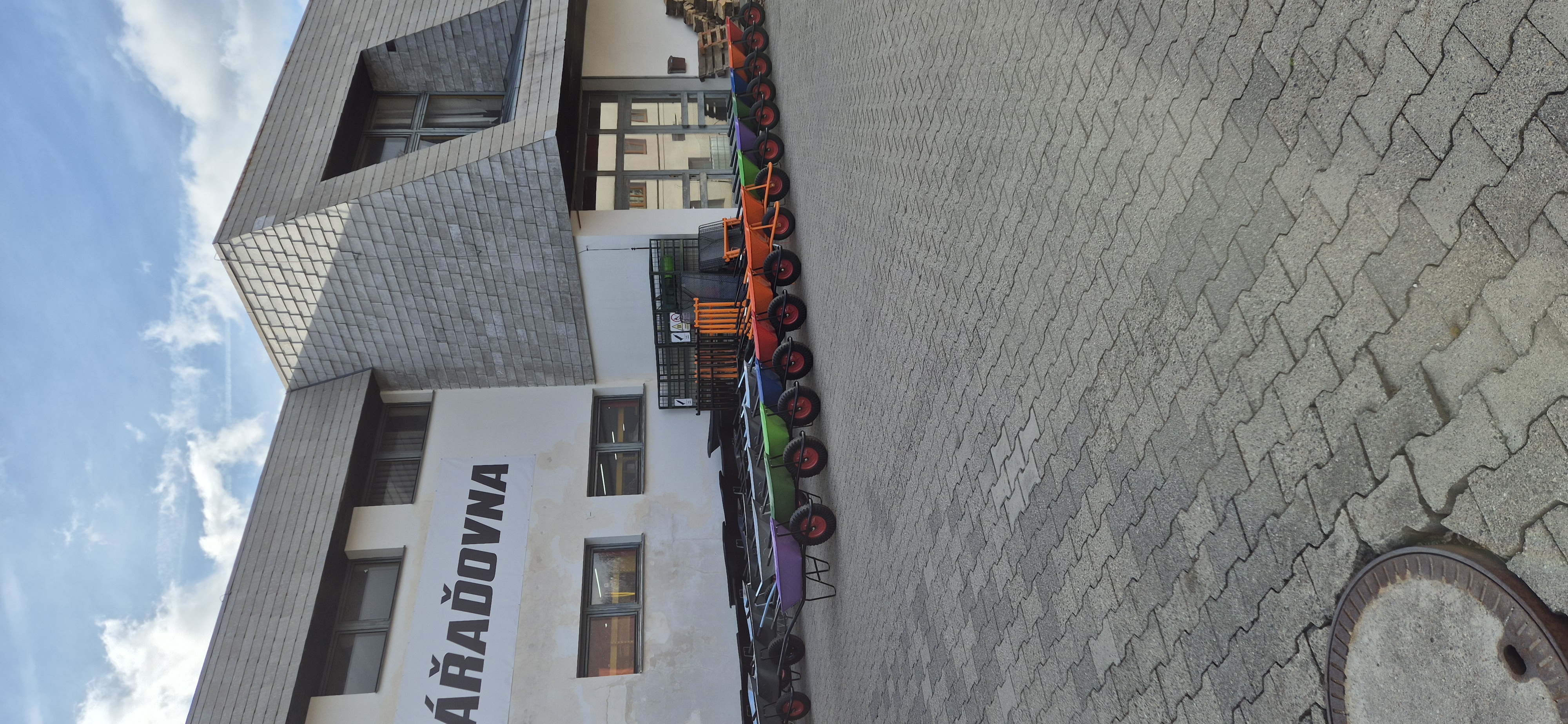 NÁŘAĎOVNA, s.r.o. foto 2
