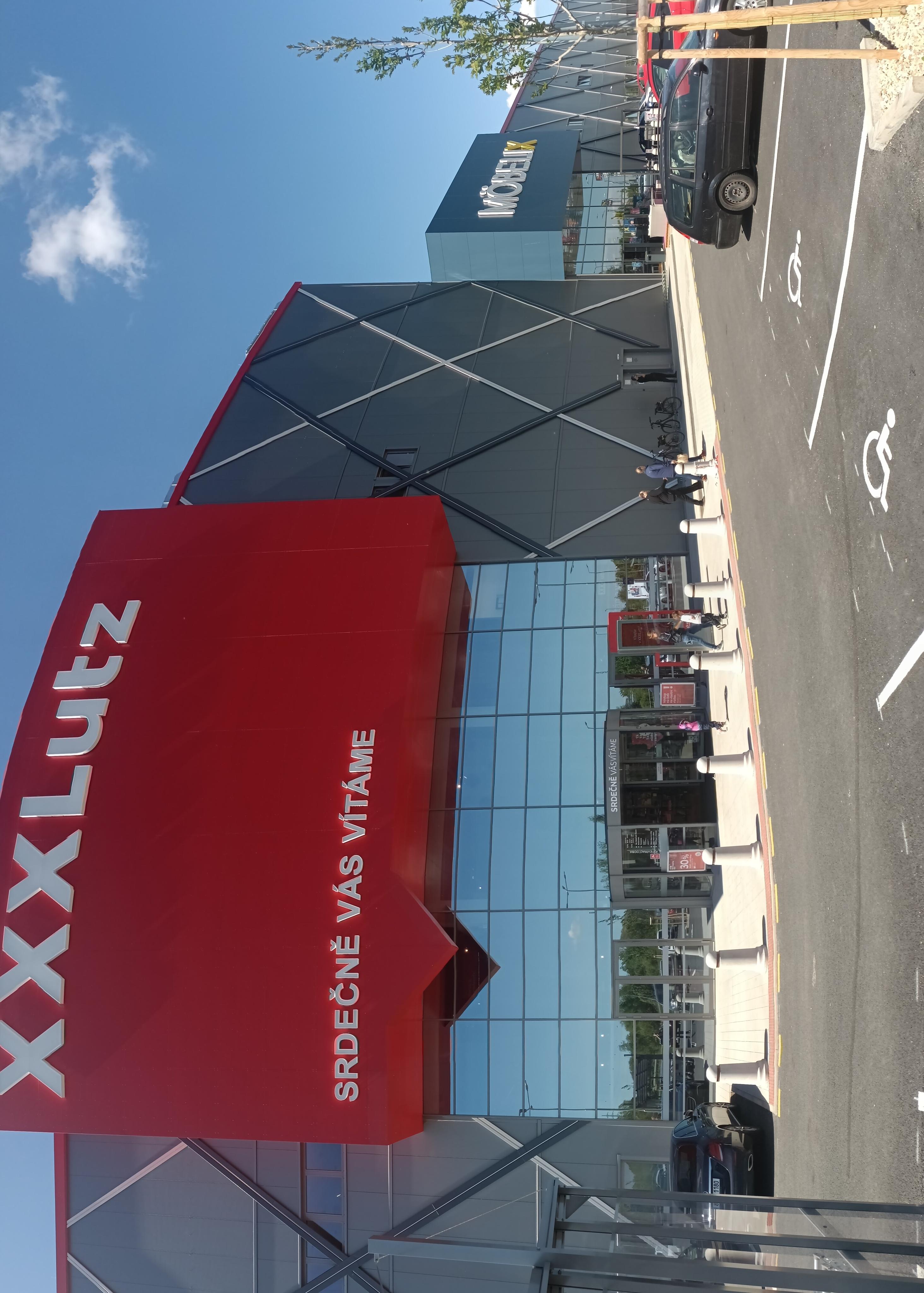 XXXLutz restaurace foto 6