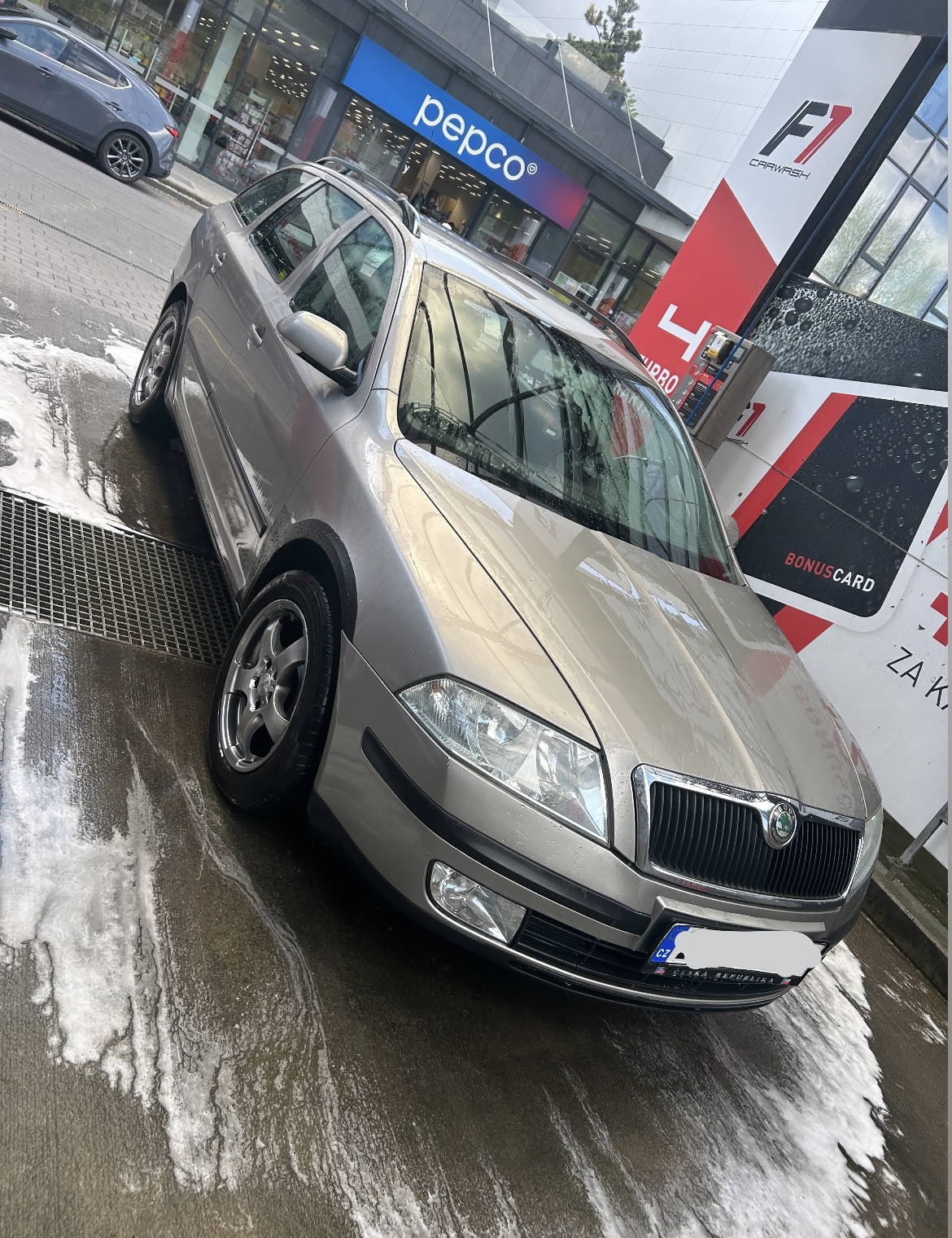 FIRST CARWASH foto 2