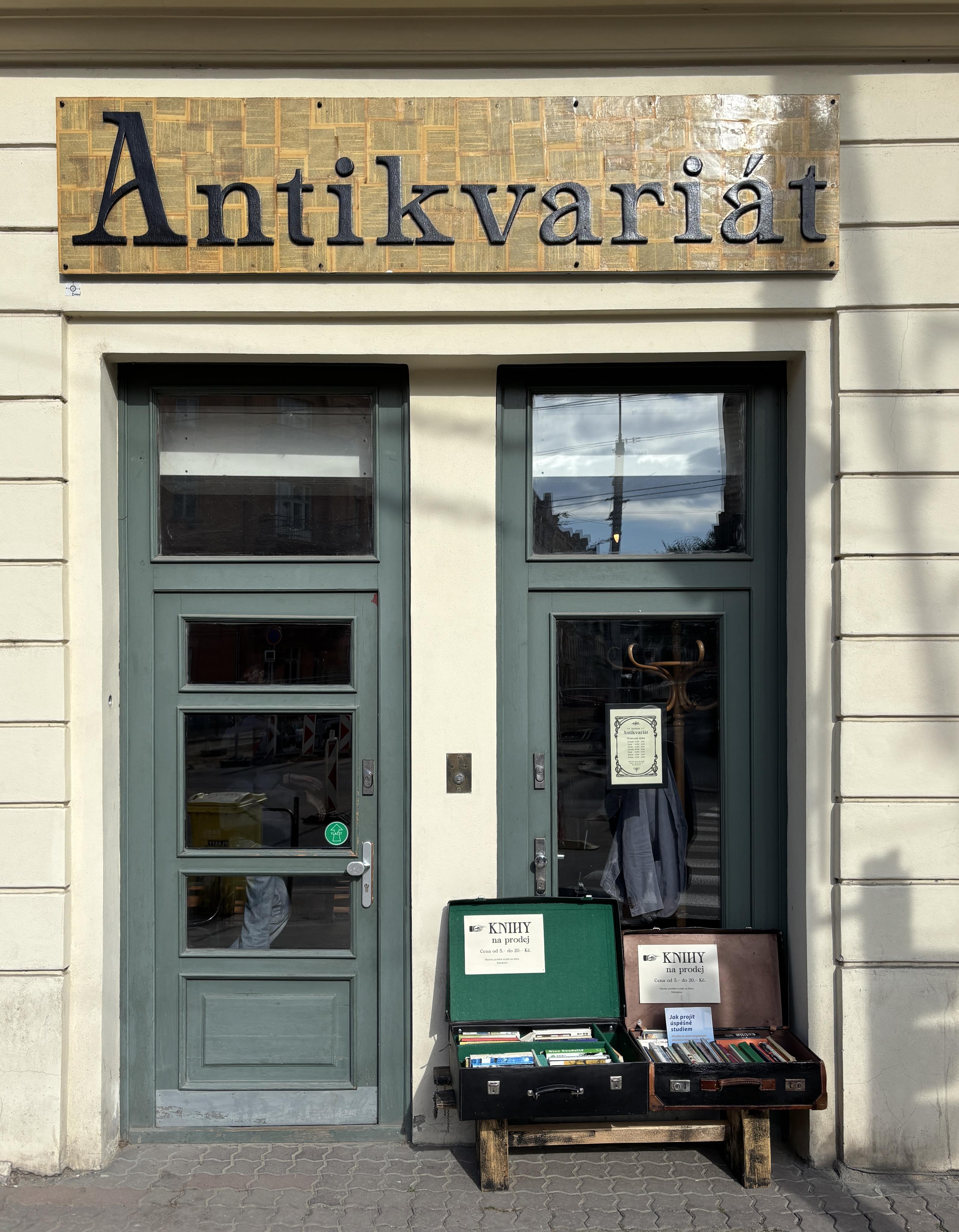 Antikvariát foto 2
