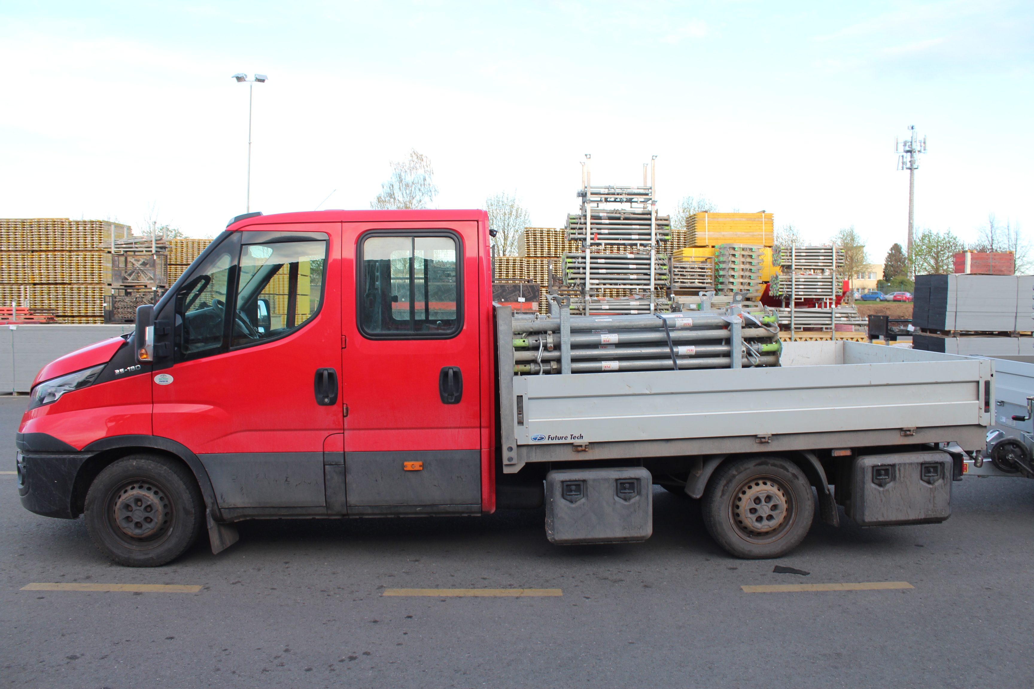 PERI bednění, lešení, služby foto 4