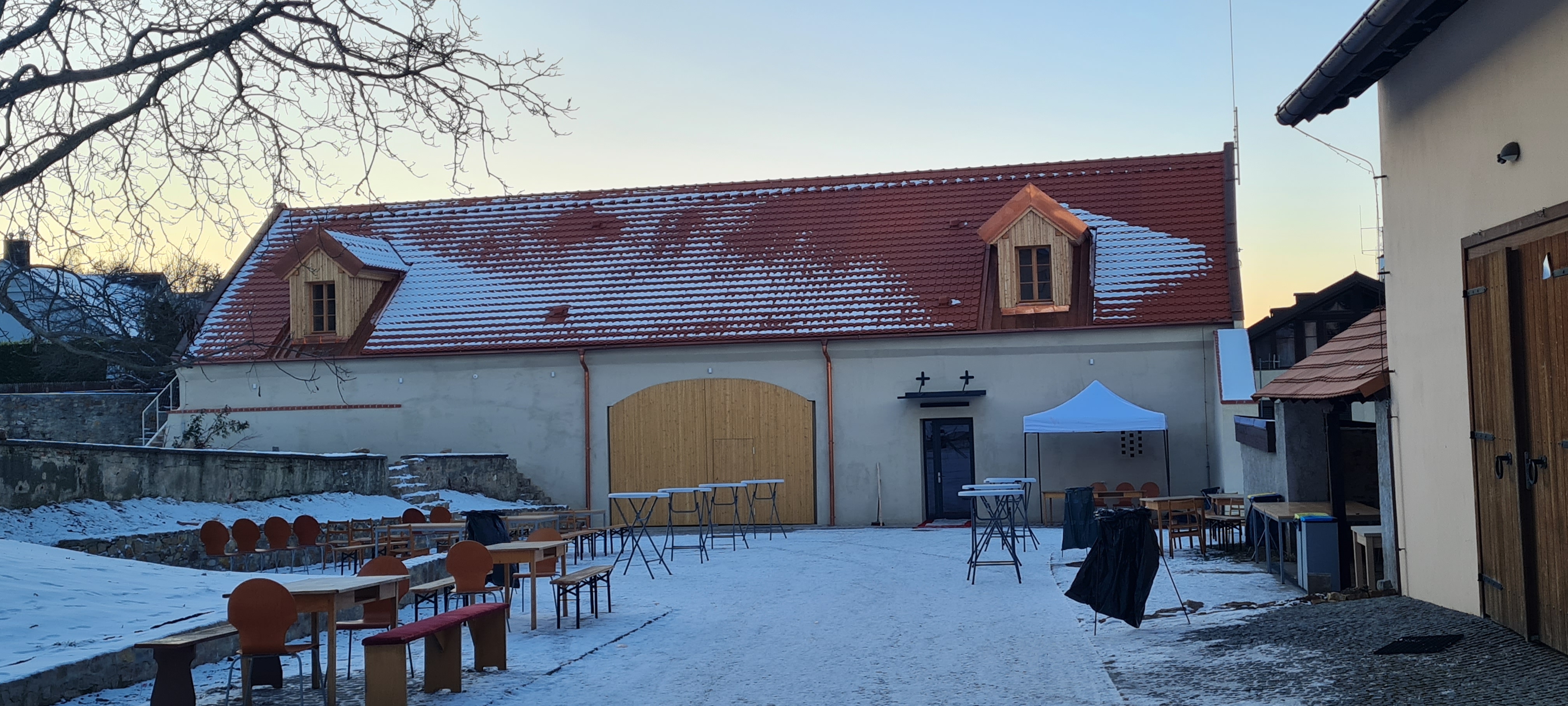 Farní stodola - Farnost Hostivař foto 4