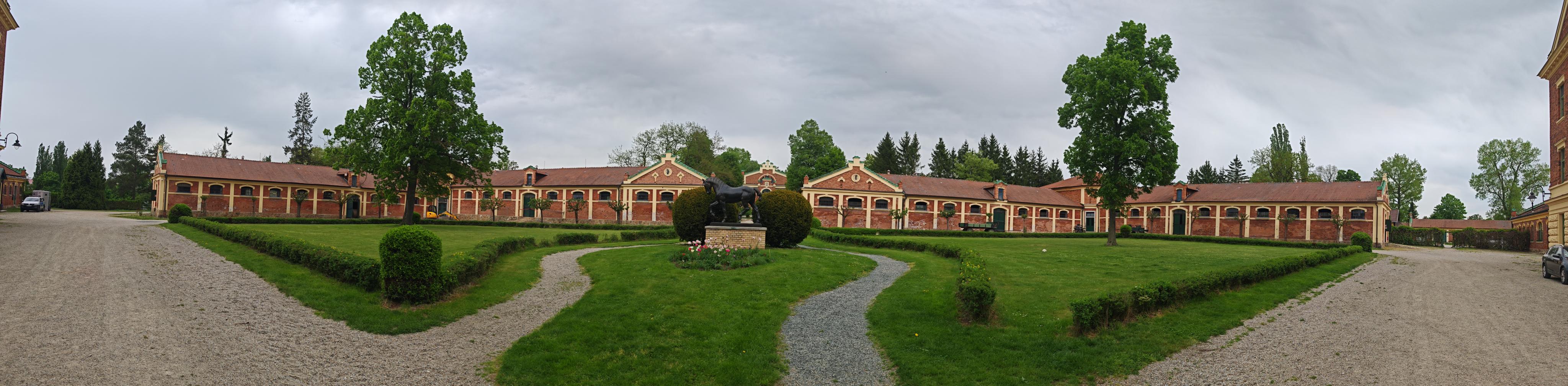 Zemský hřebčinec Písek, s.p.o. foto 1