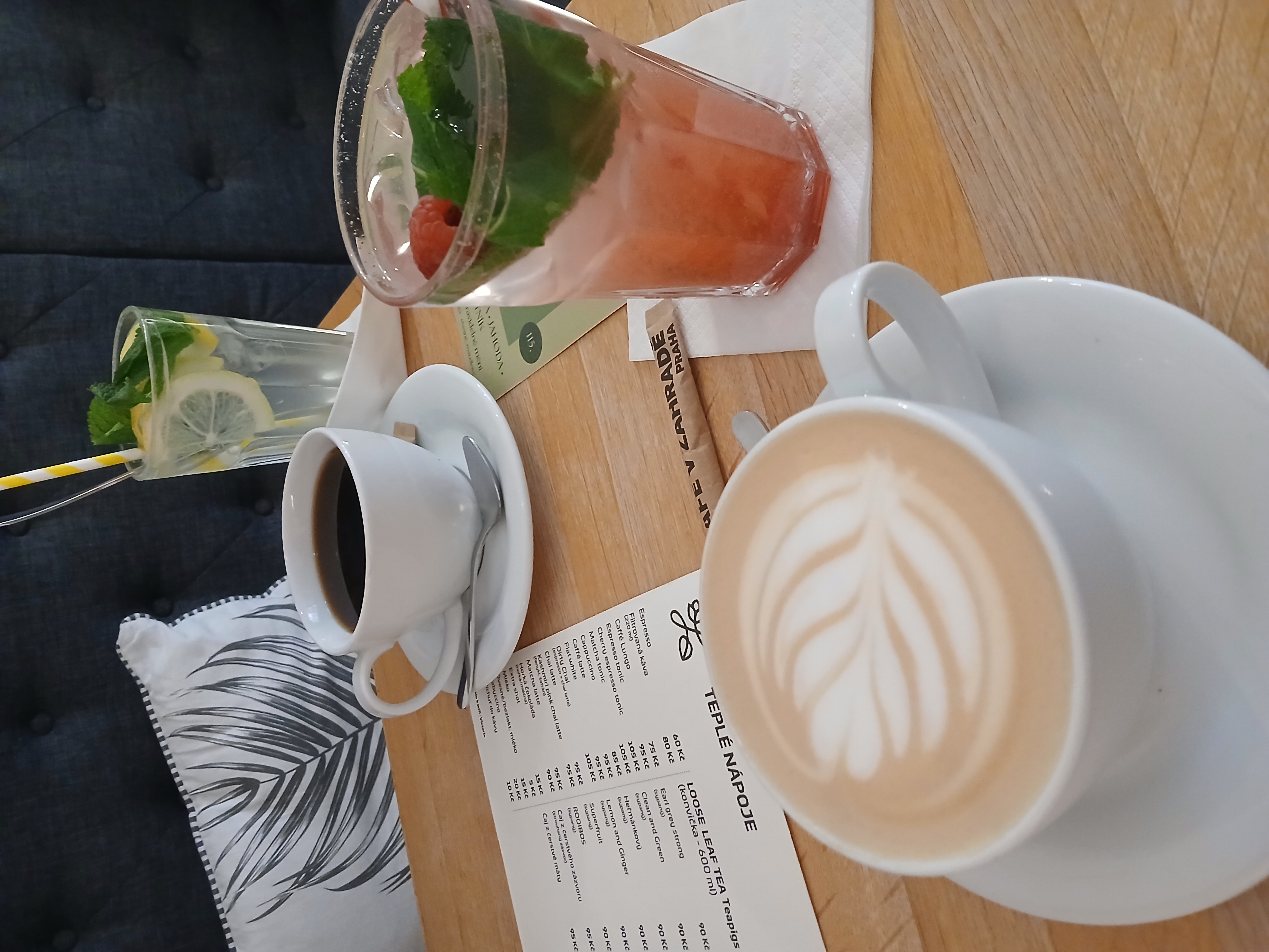 Café v zahradě foto 3