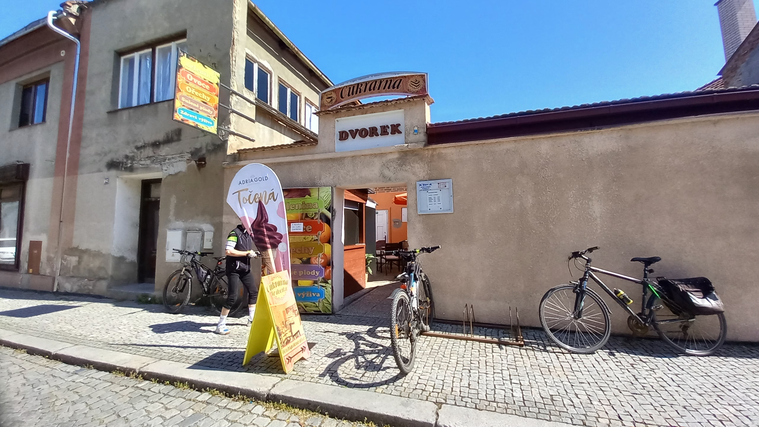 Cukrárna ve dvorku foto 4