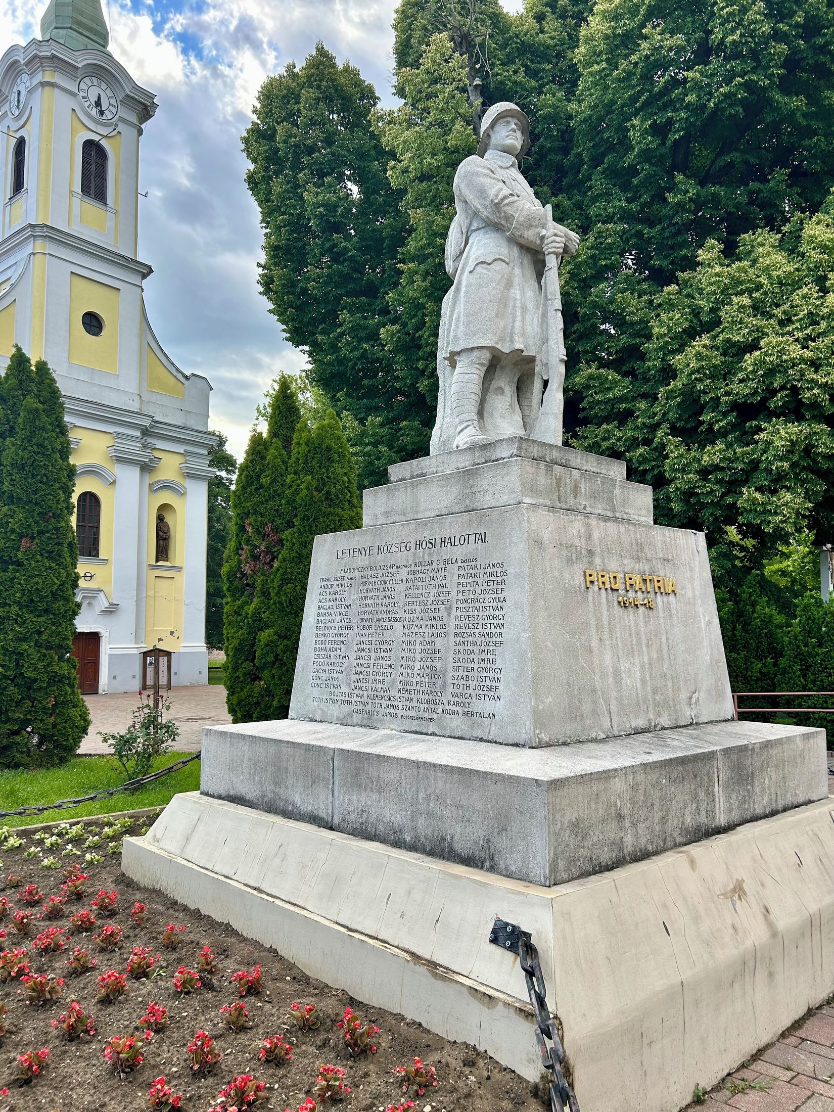 pomnik bohaterów wojennych