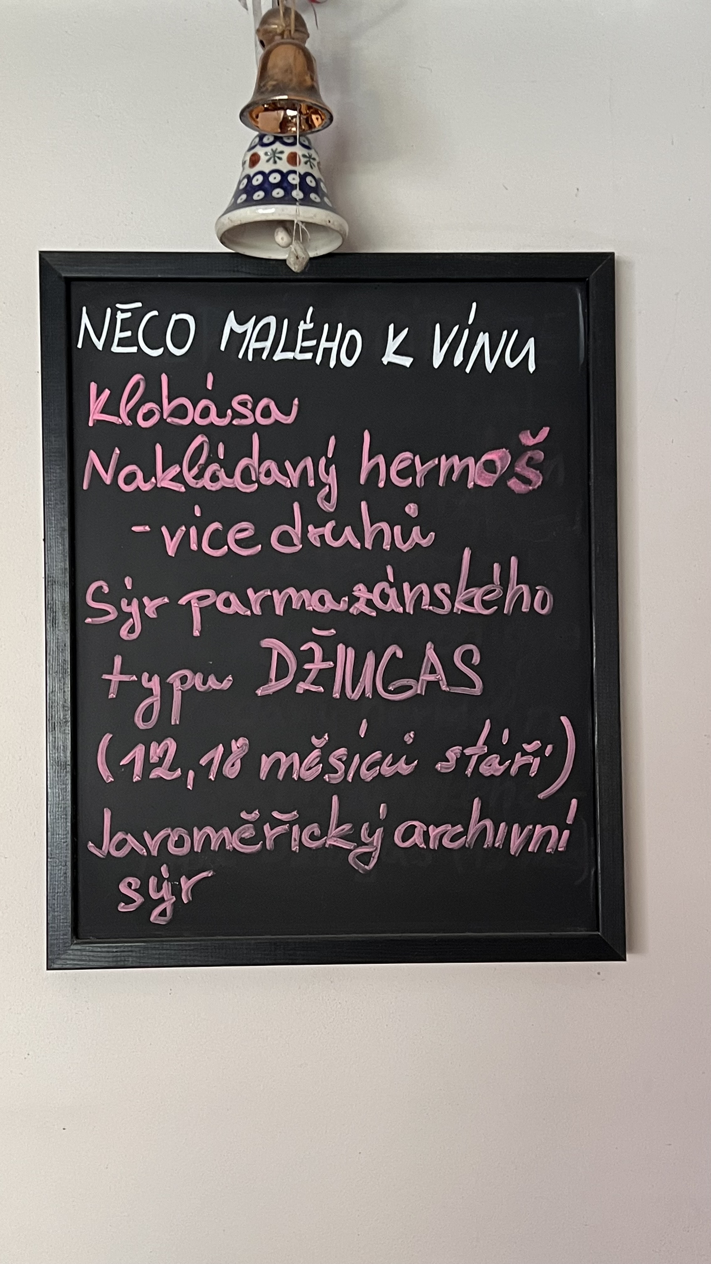 Vinotéka a Vinárna U Zvonků foto 4