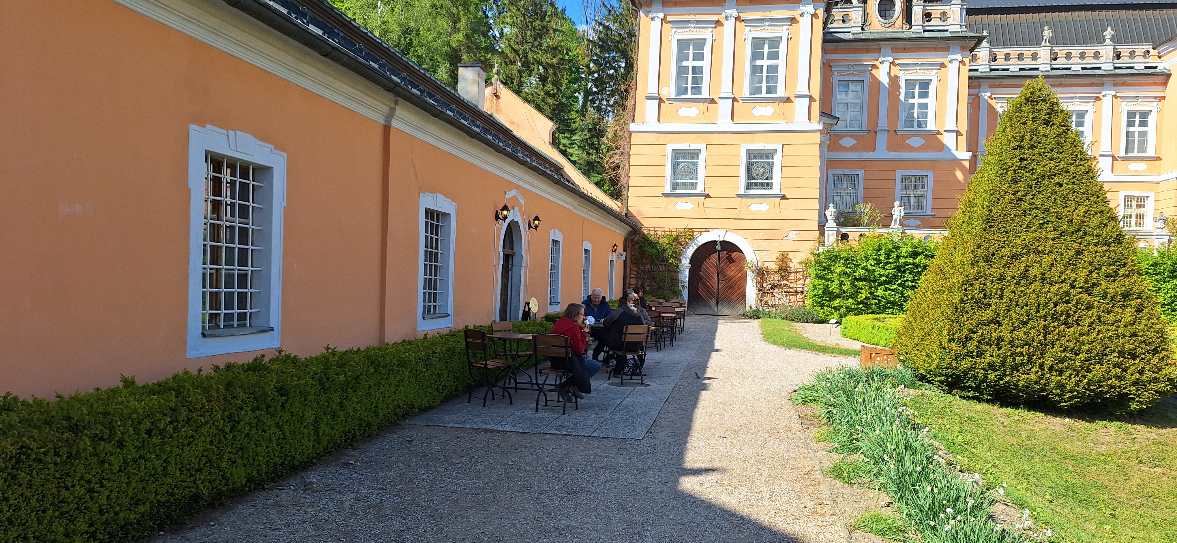 Zámecká kavárnička foto 4
