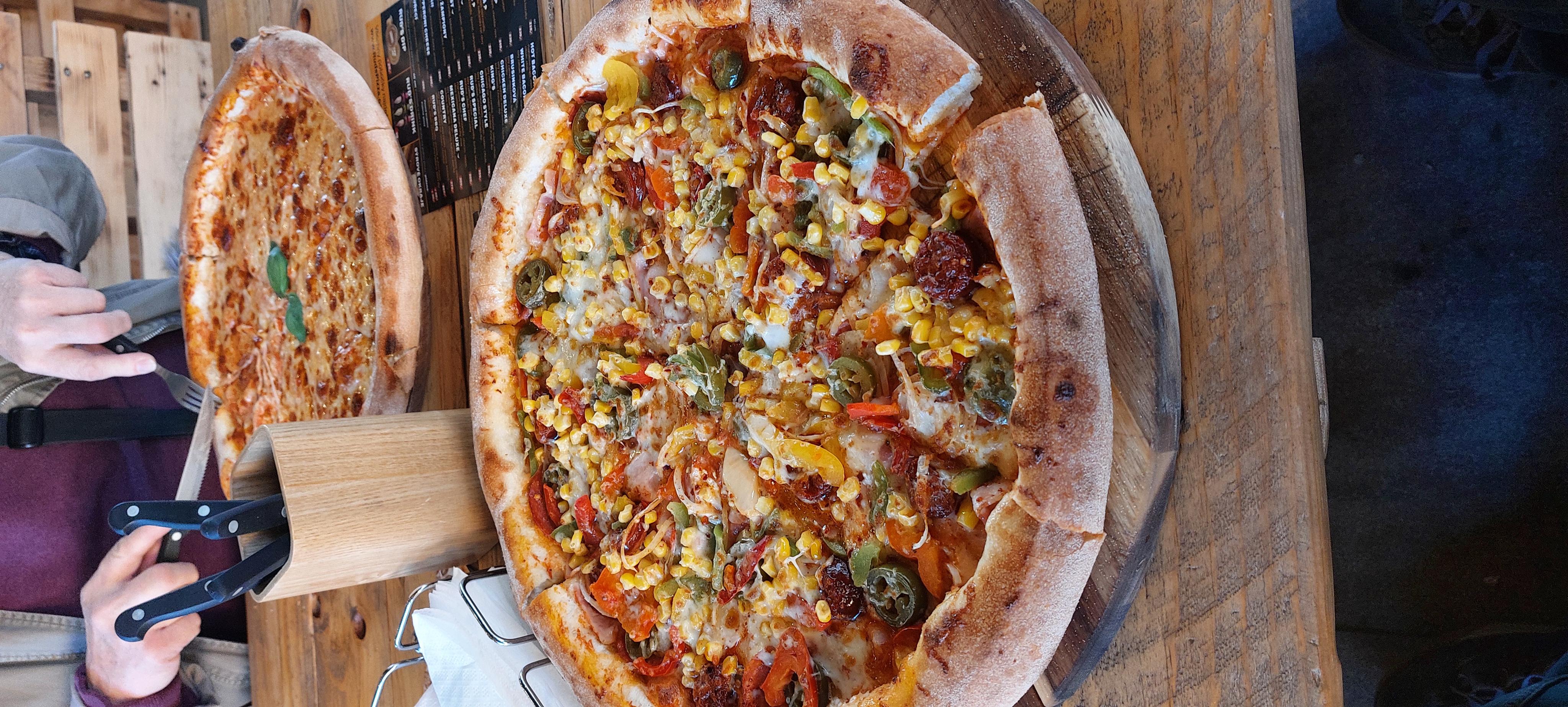 Rud's pizza foto 2