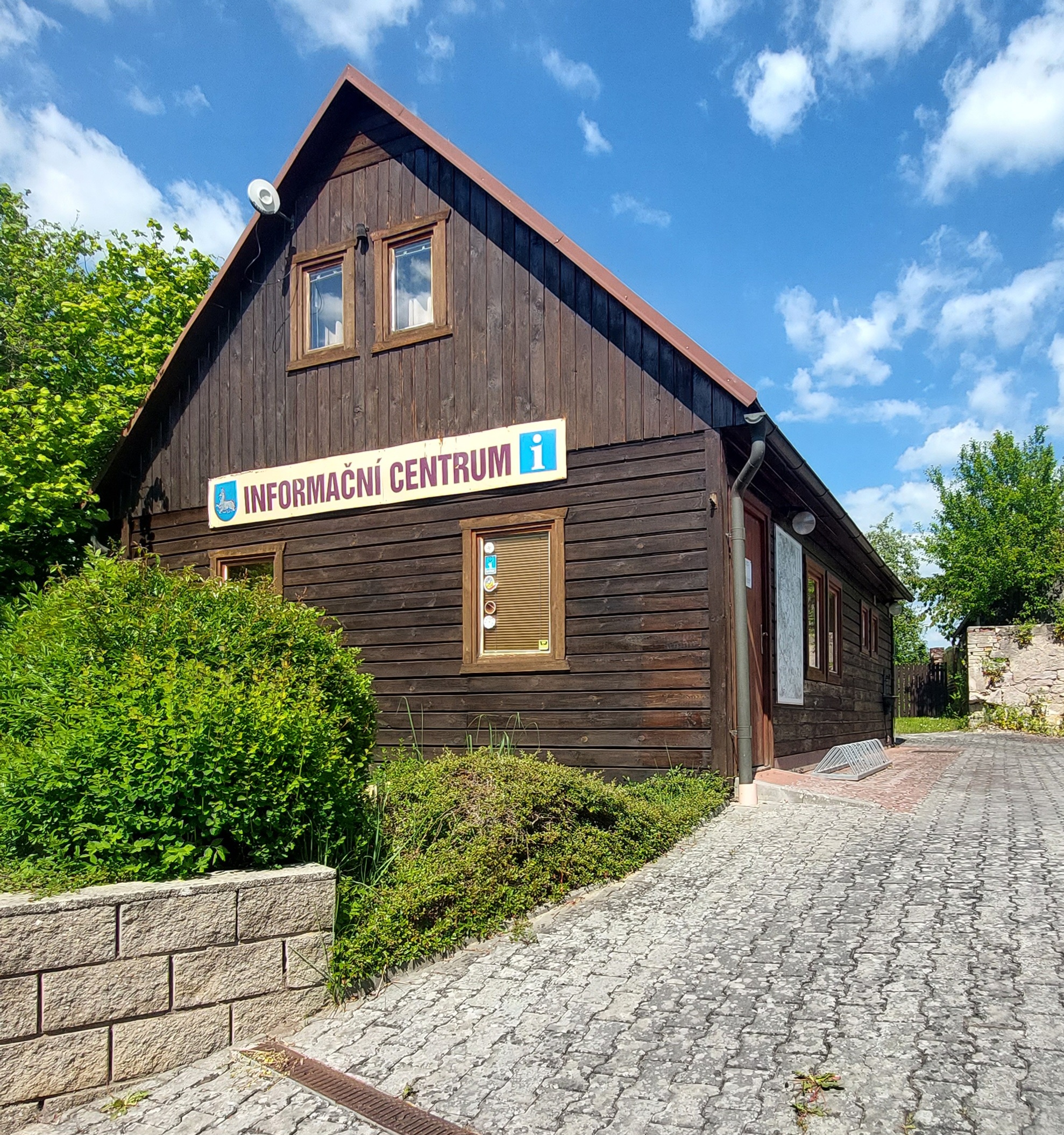 Městské informační středisko Rovensko pod Troskami foto 2