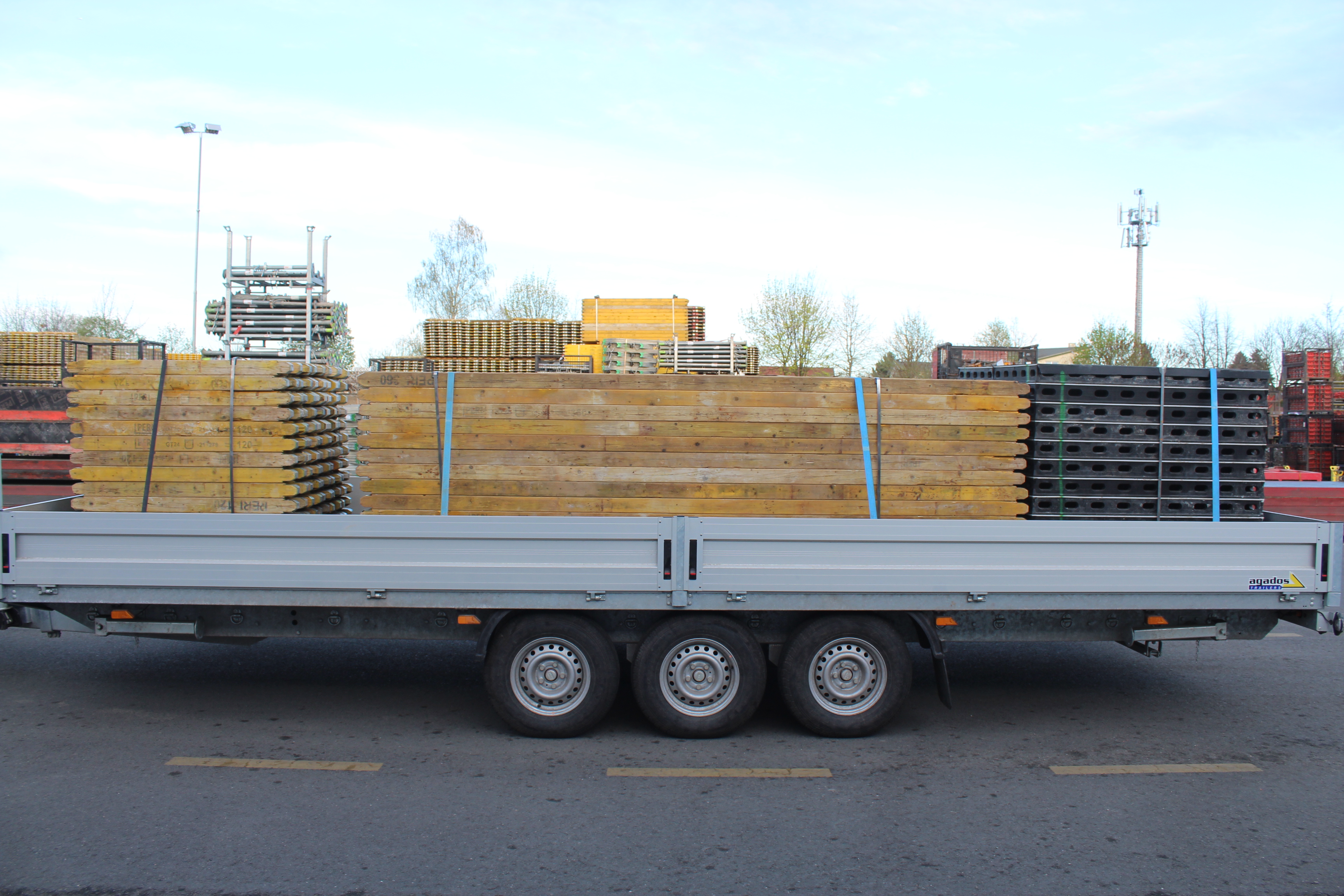 PERI bednění, lešení, služby foto 5