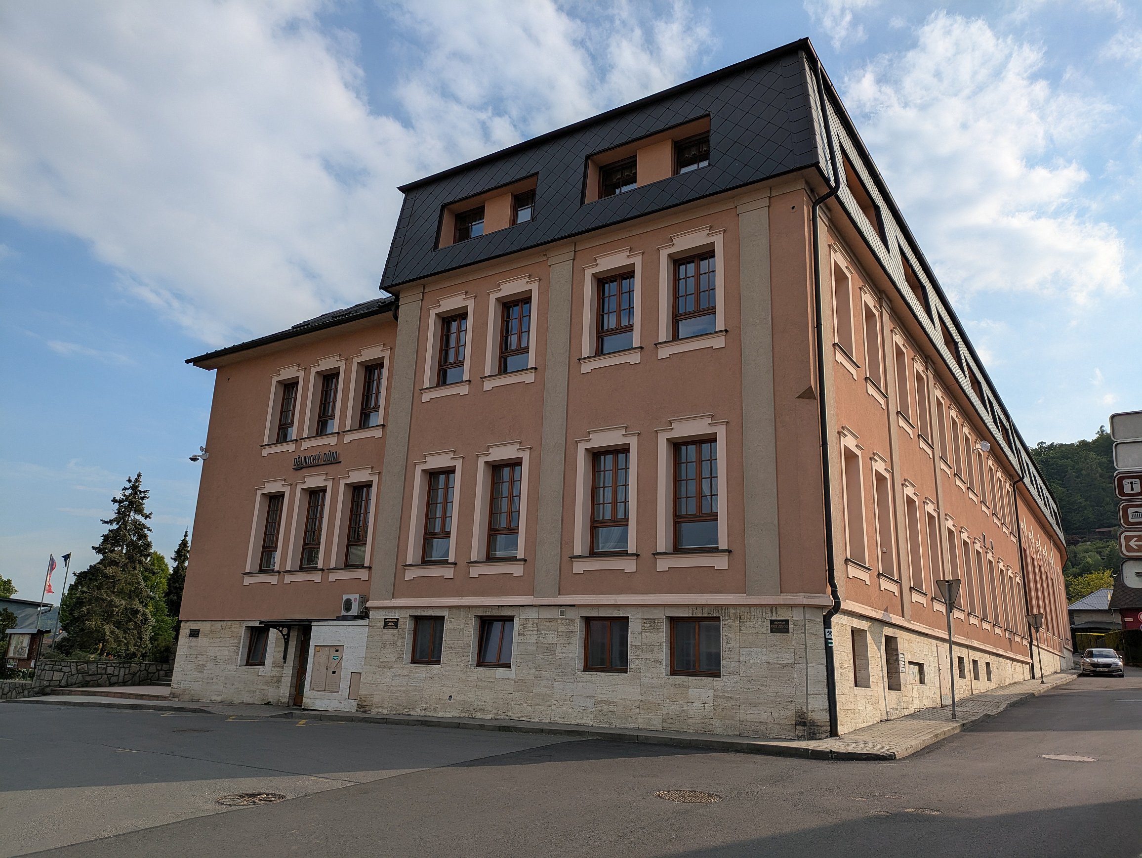 Restaurace Dělnický dům v Odrách foto 2