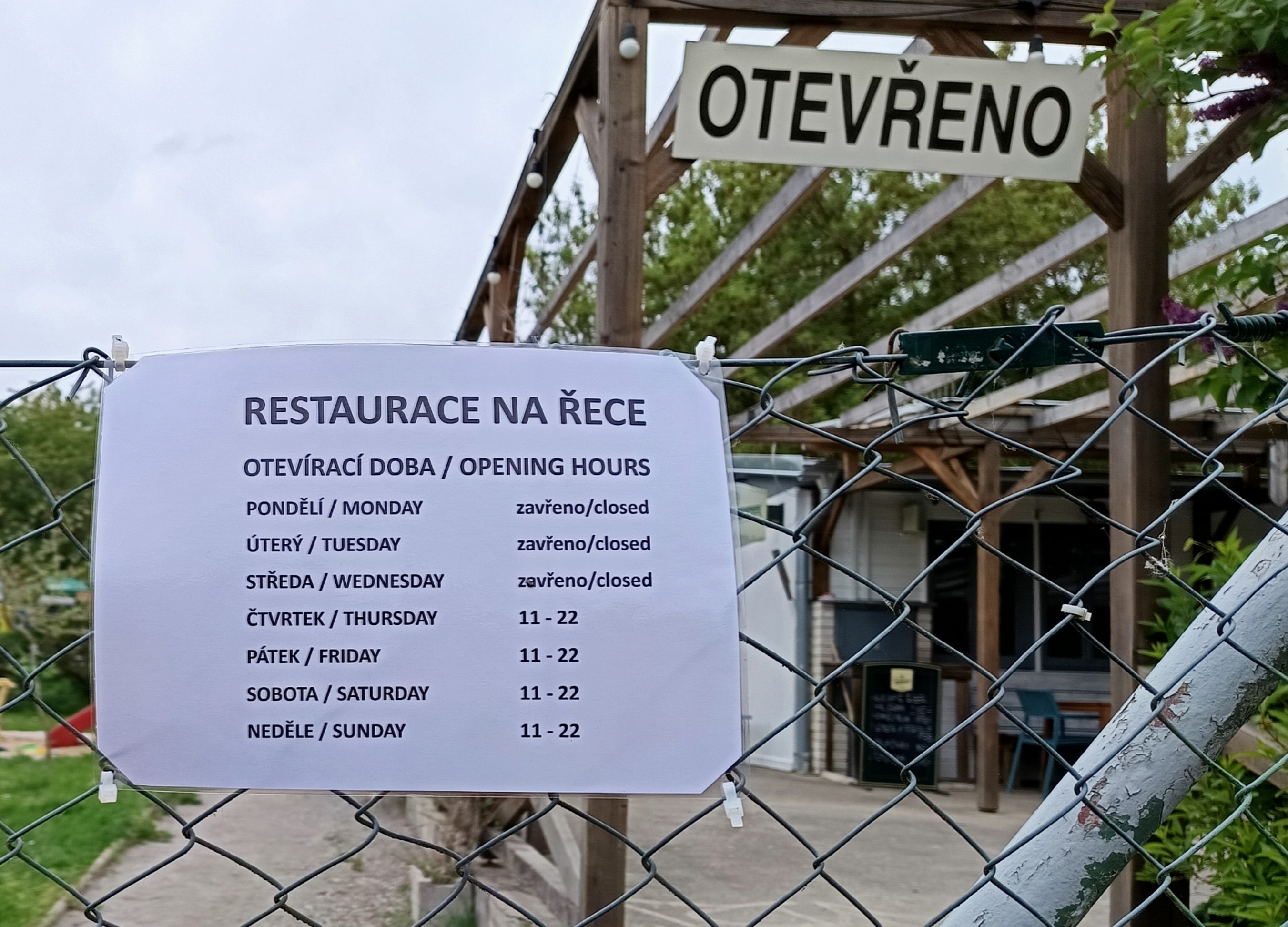 Restaurace Na řece foto 3