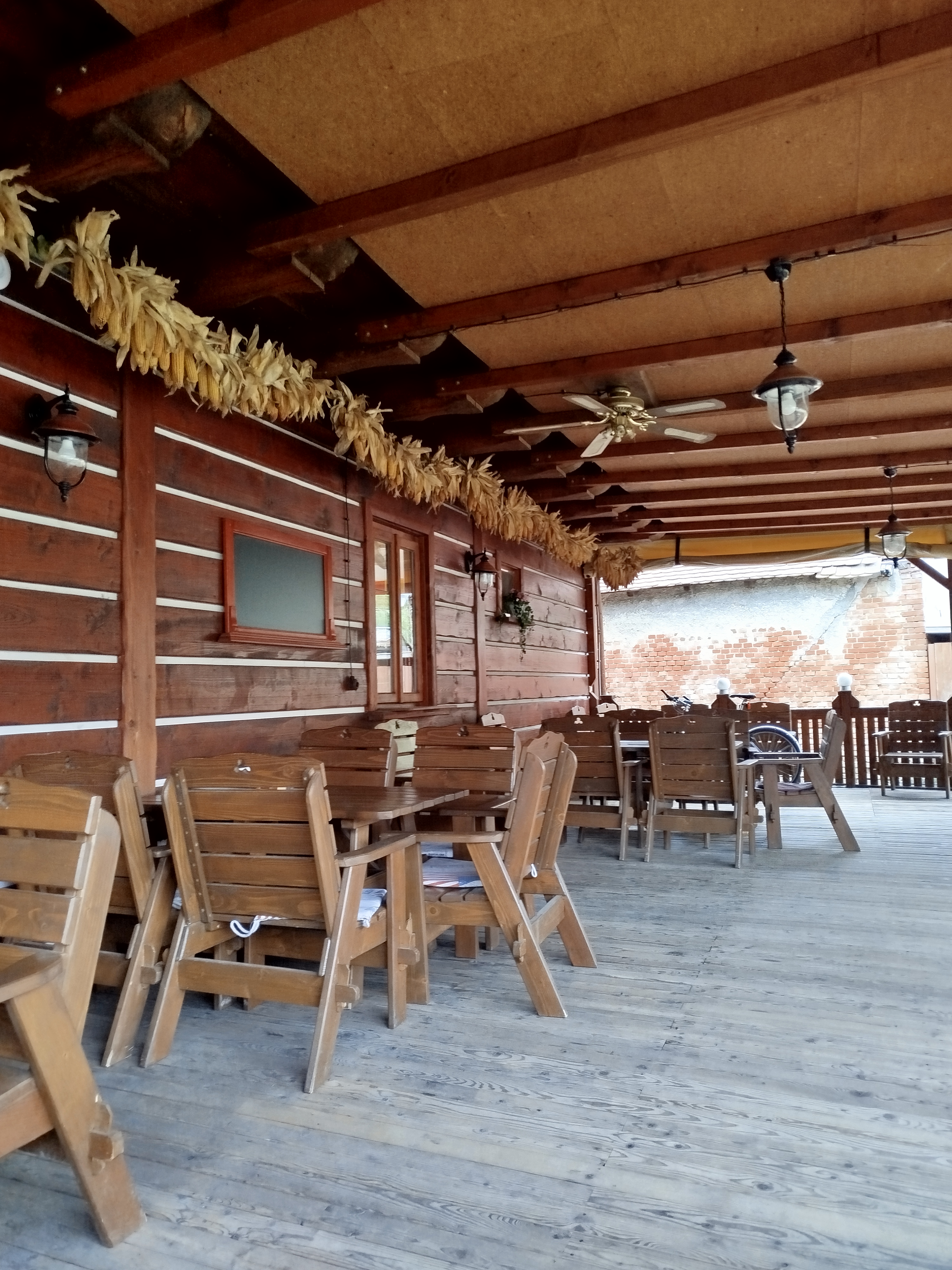 Roubenka u Mlýna - restaurace foto 6