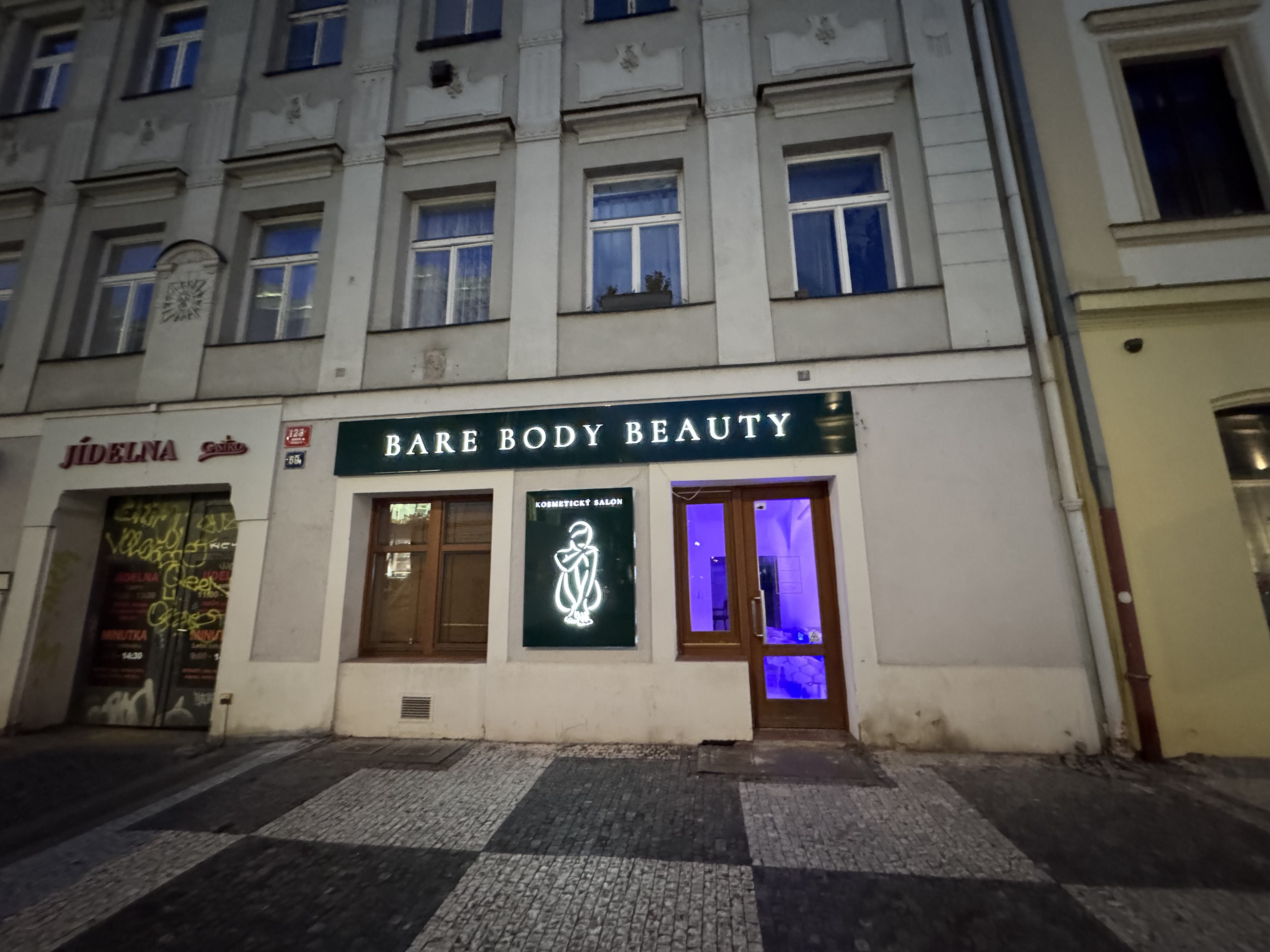 Bare body beauty - Prostor krásy foto 1