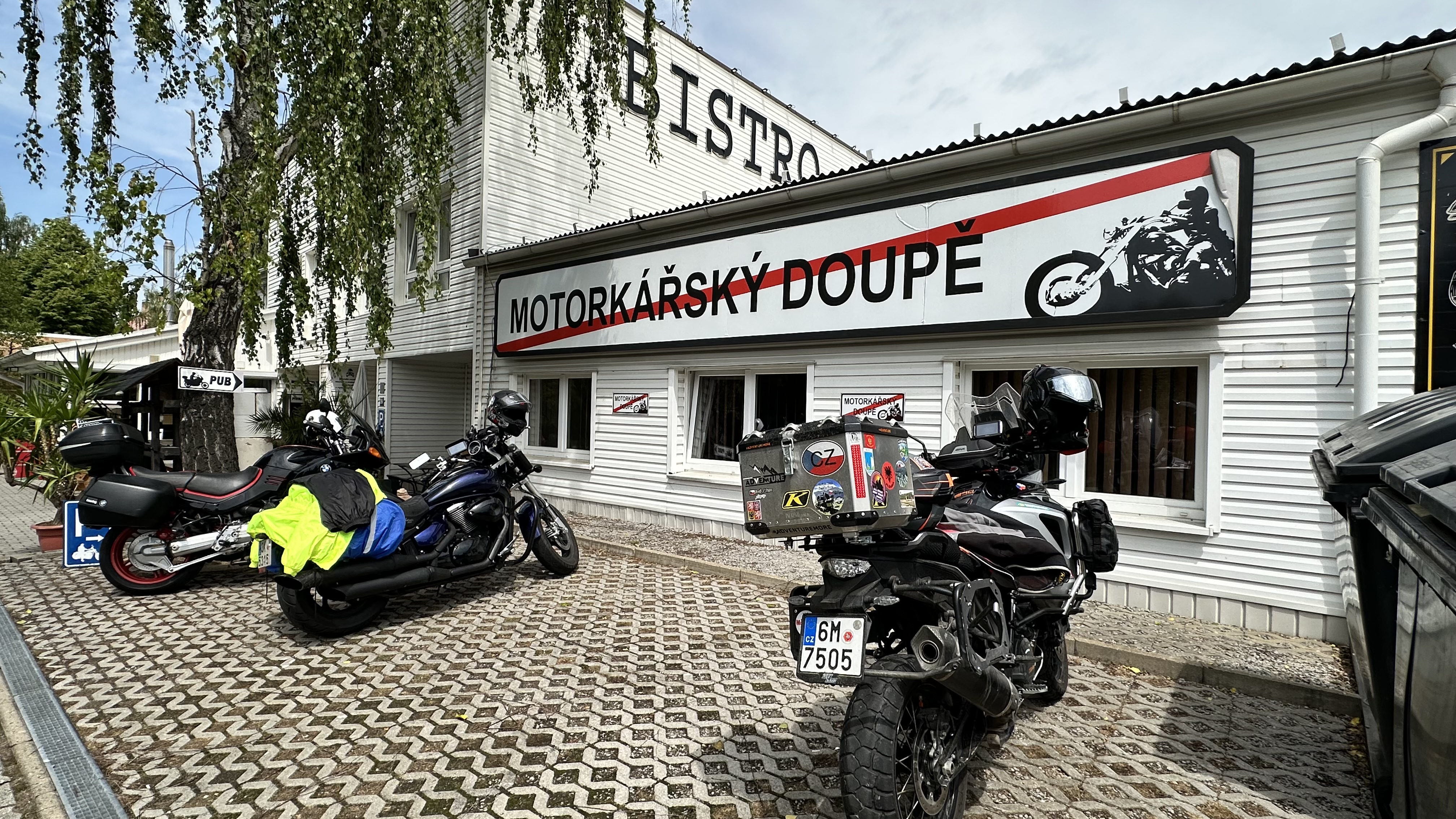 MOTORKÁŘSKÝ DOUPĚ foto 6