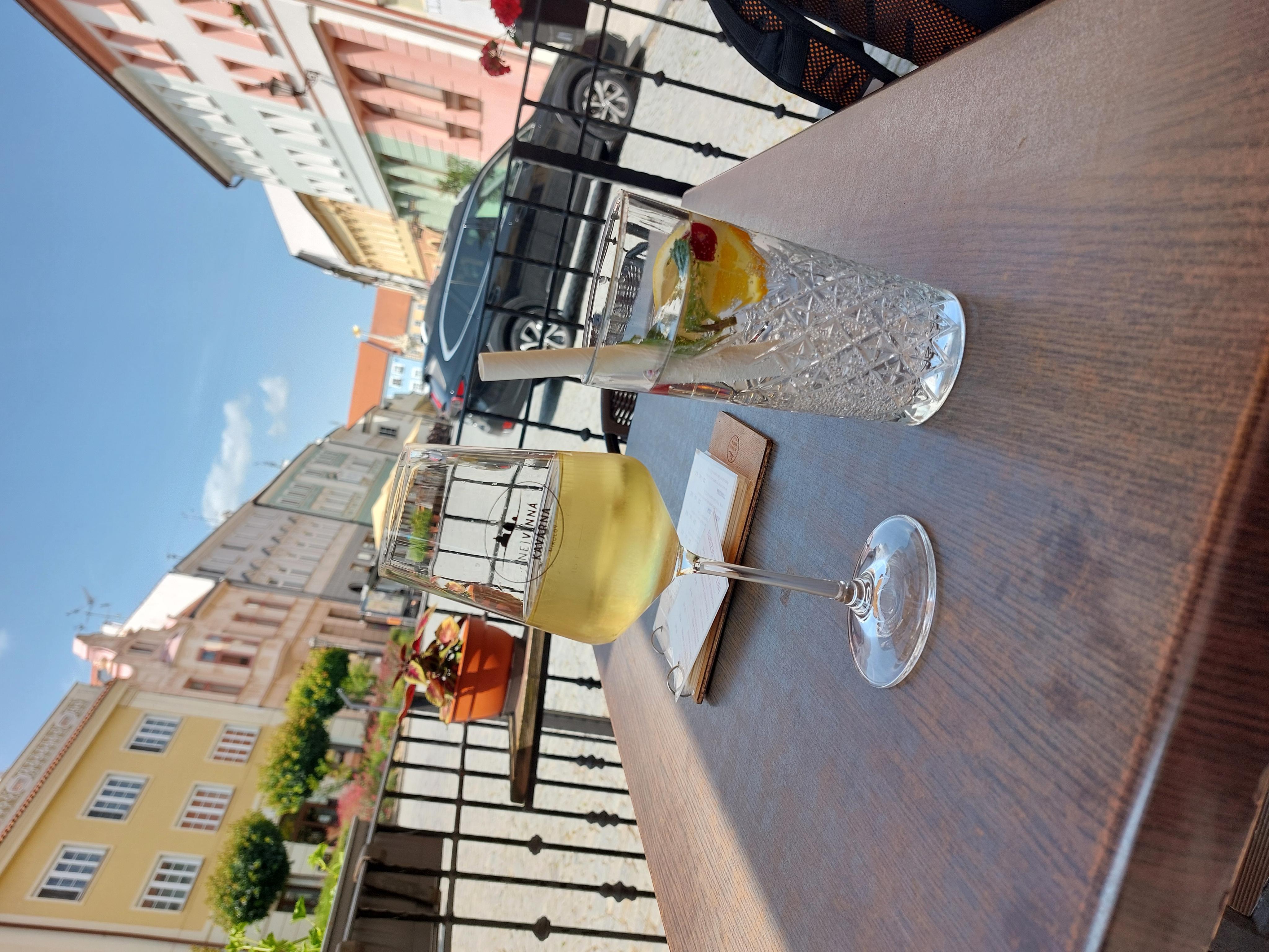 (NE) VINNÁ KAVÁRNA foto 3