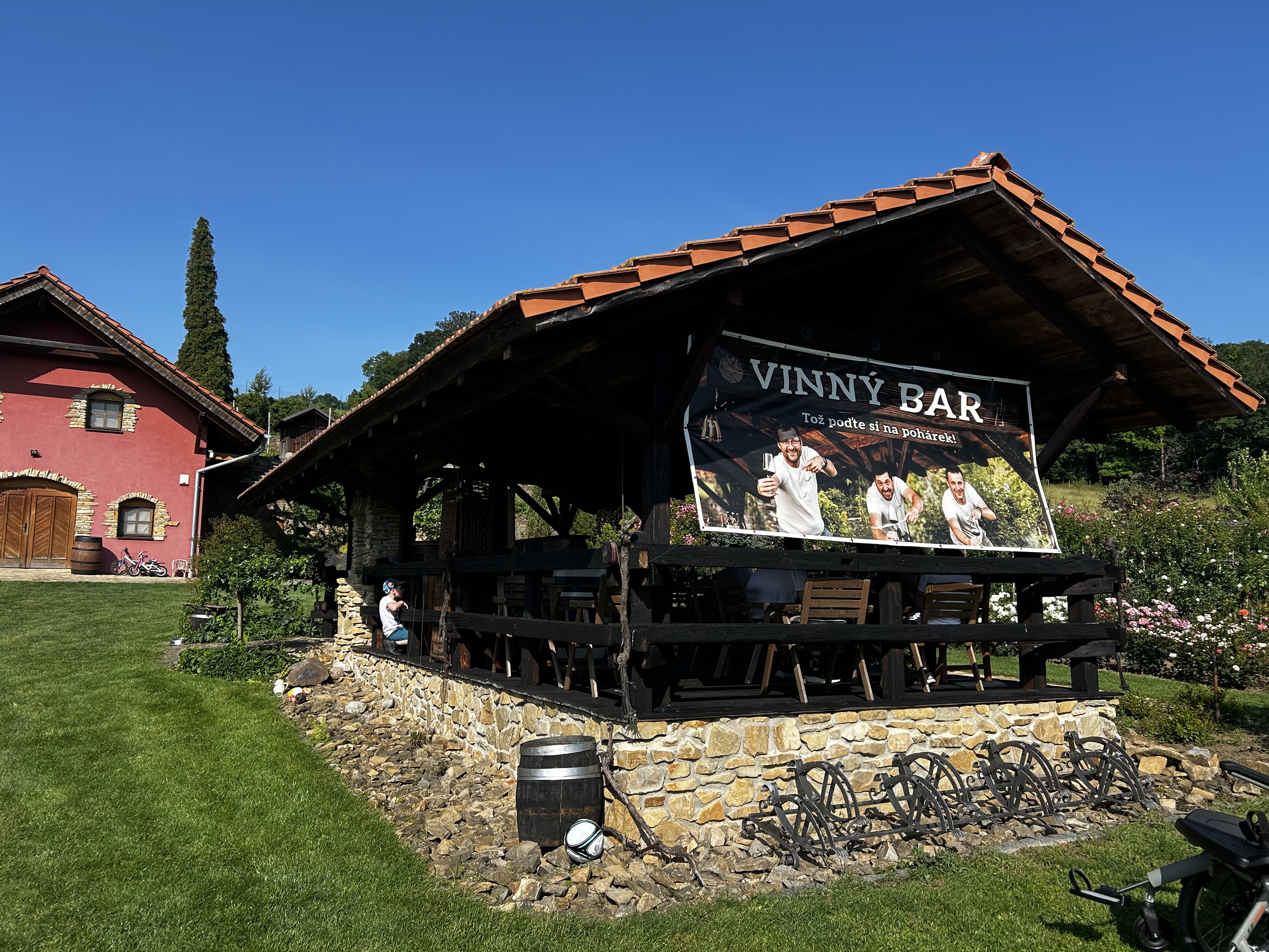 Vinařství ROSETA - vinařství v růžích foto 2