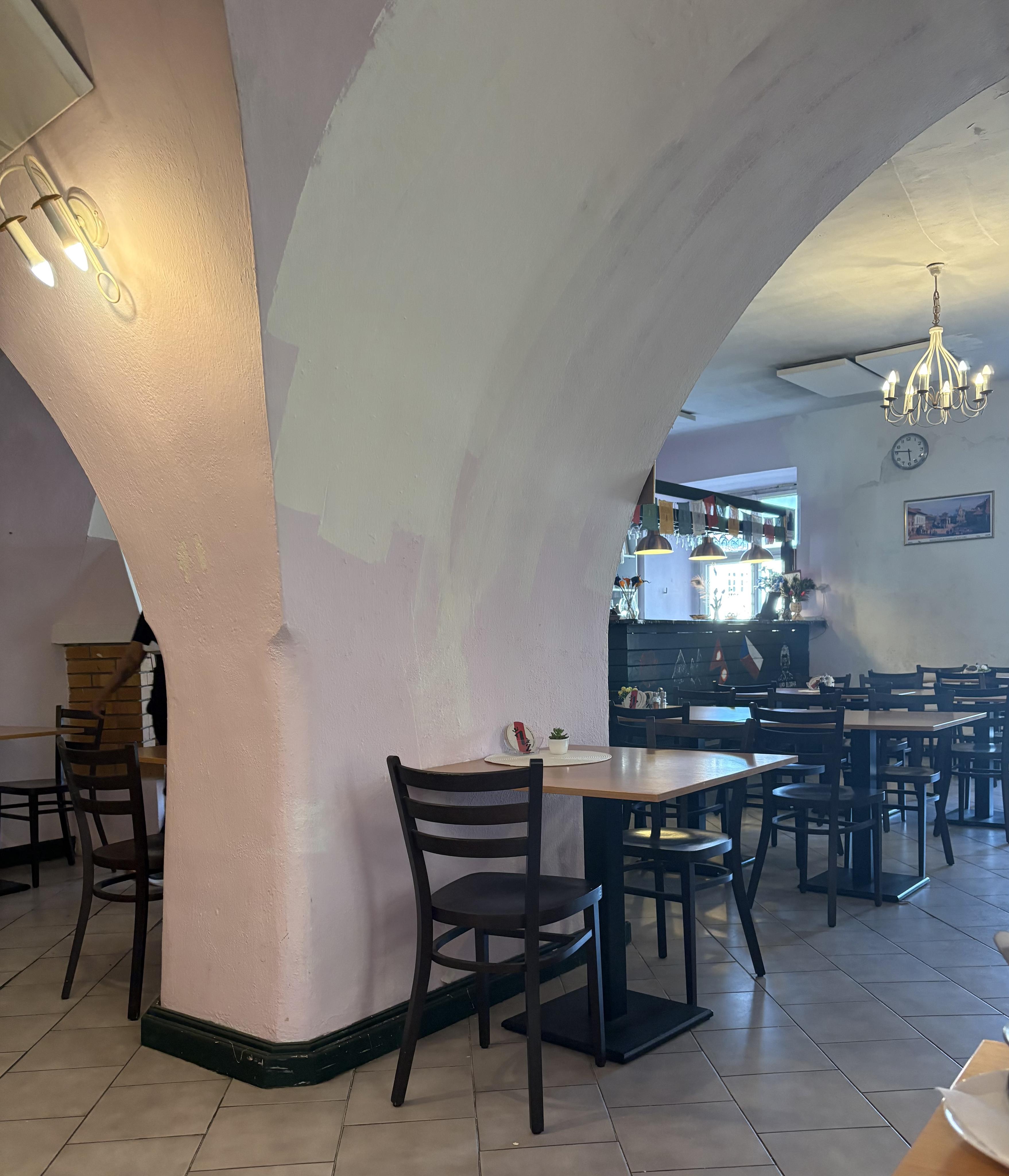 Everest - Nepálská a indická restaurace foto 2