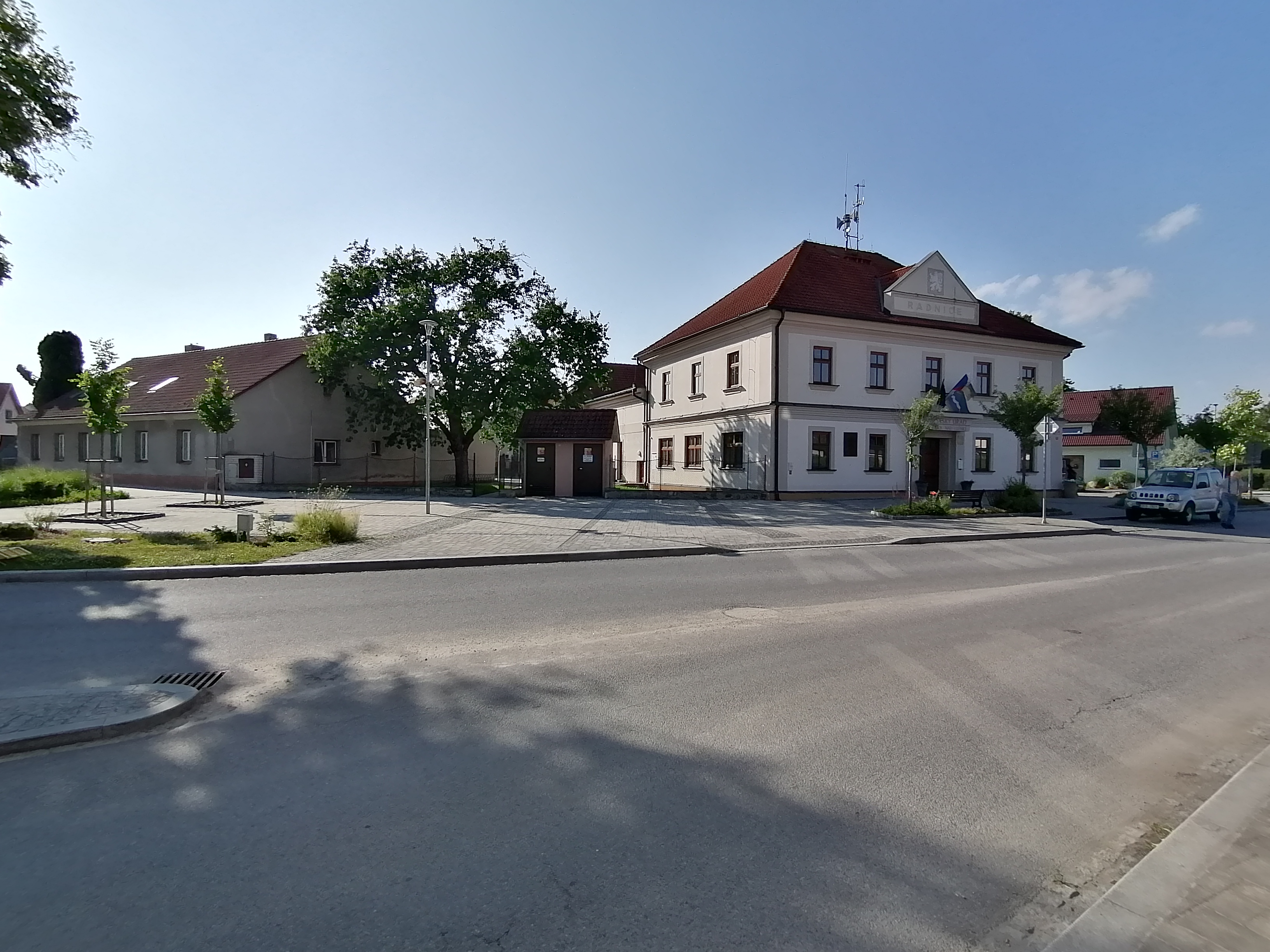 Suchdol nad Lužnicí - městský úřad foto 3
