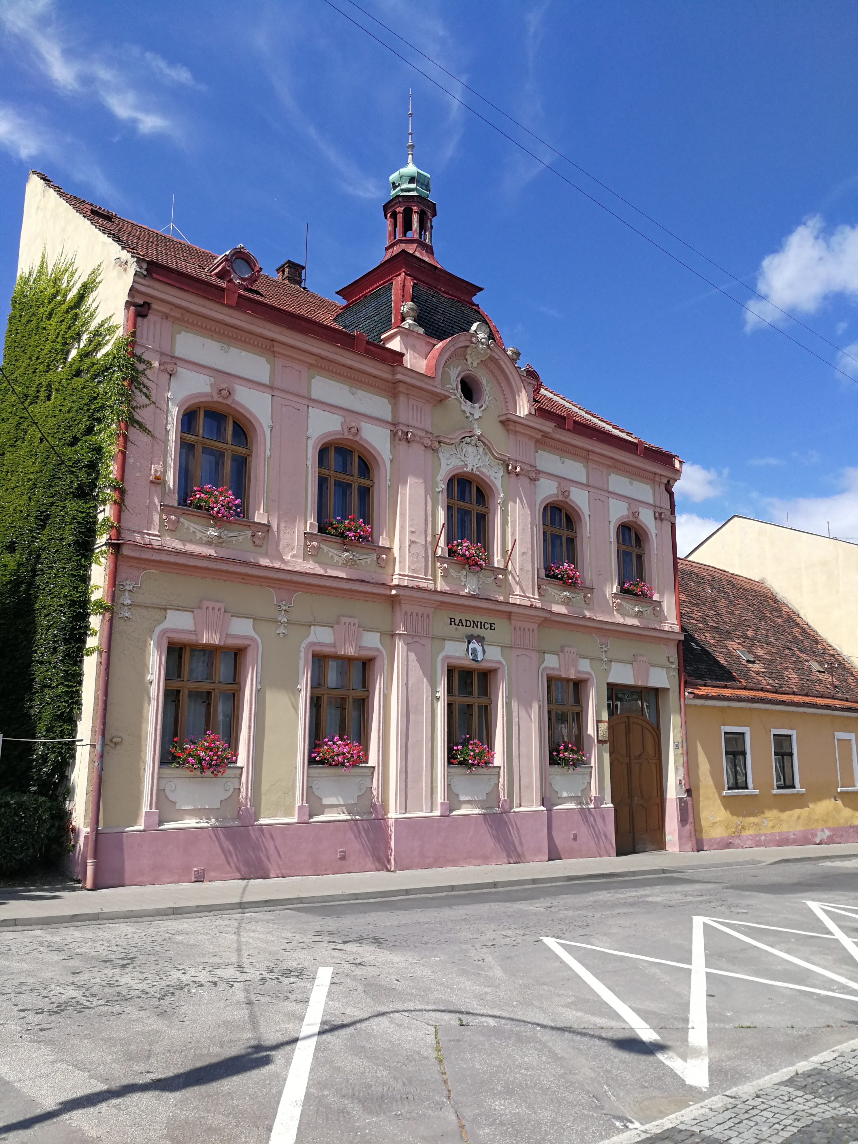 Strážnice - městský úřad foto 3