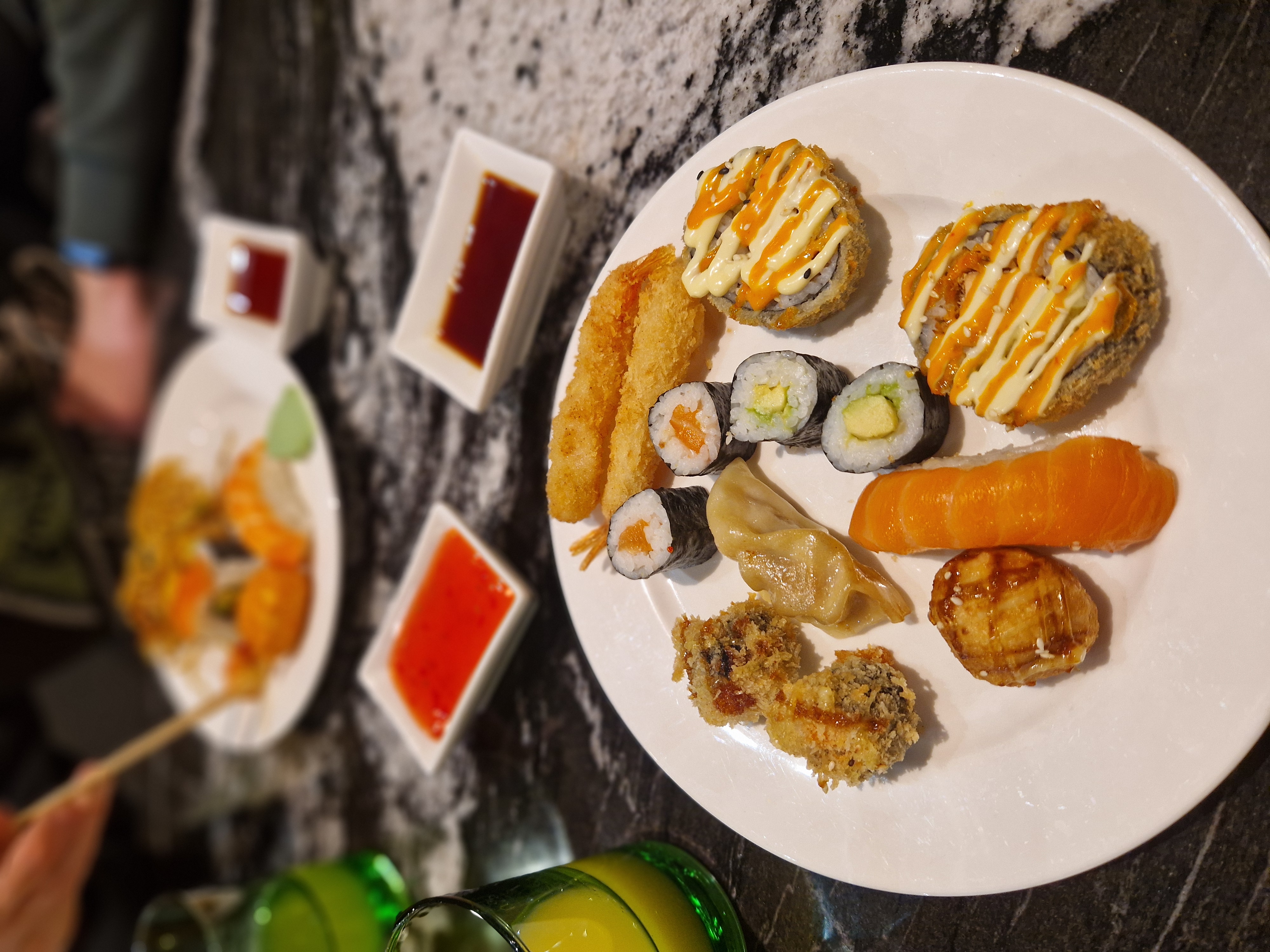 FUKU wok & sushi foto 3